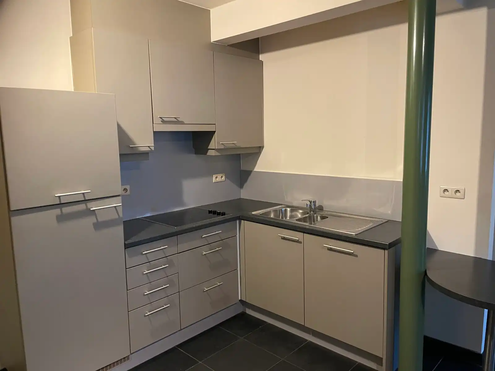 Leemans Immobiliën biedt u deze aangename gelijkvloerse studio aan, gelegen in het hart van het bruisende centrum van Asse. foto 15