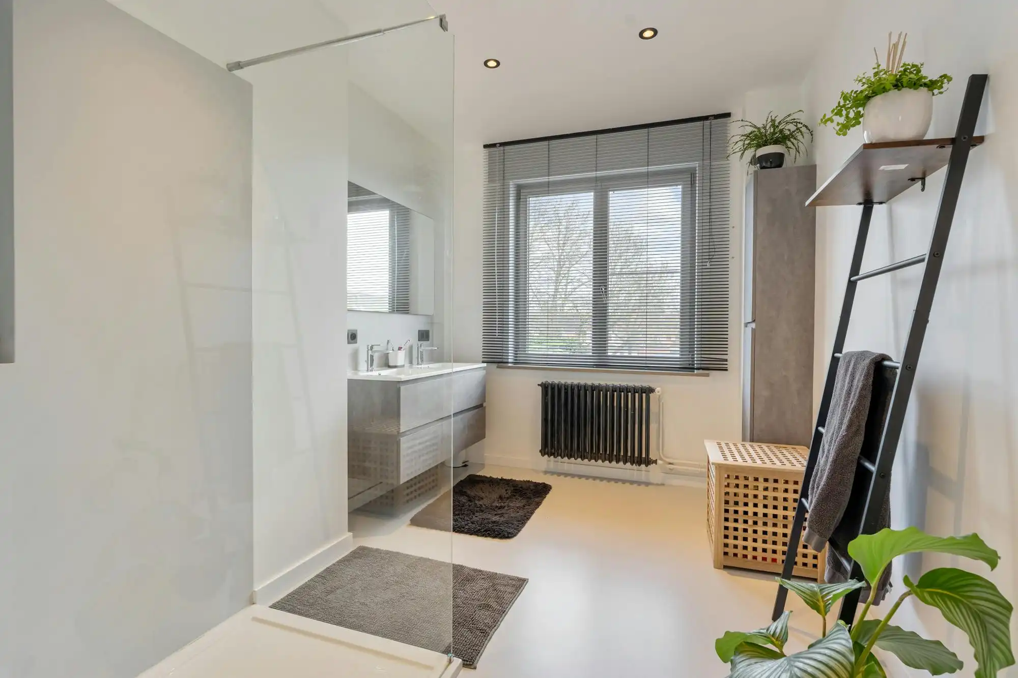 Verrassend ruime stadswoning met 5 slaapkamers en mooie tuin foto 16