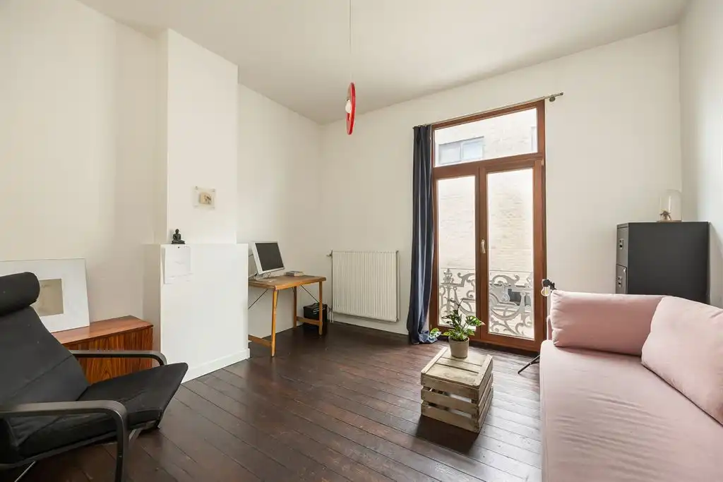 Karaktervolle gezinswoning met  groene stadstuin foto 19