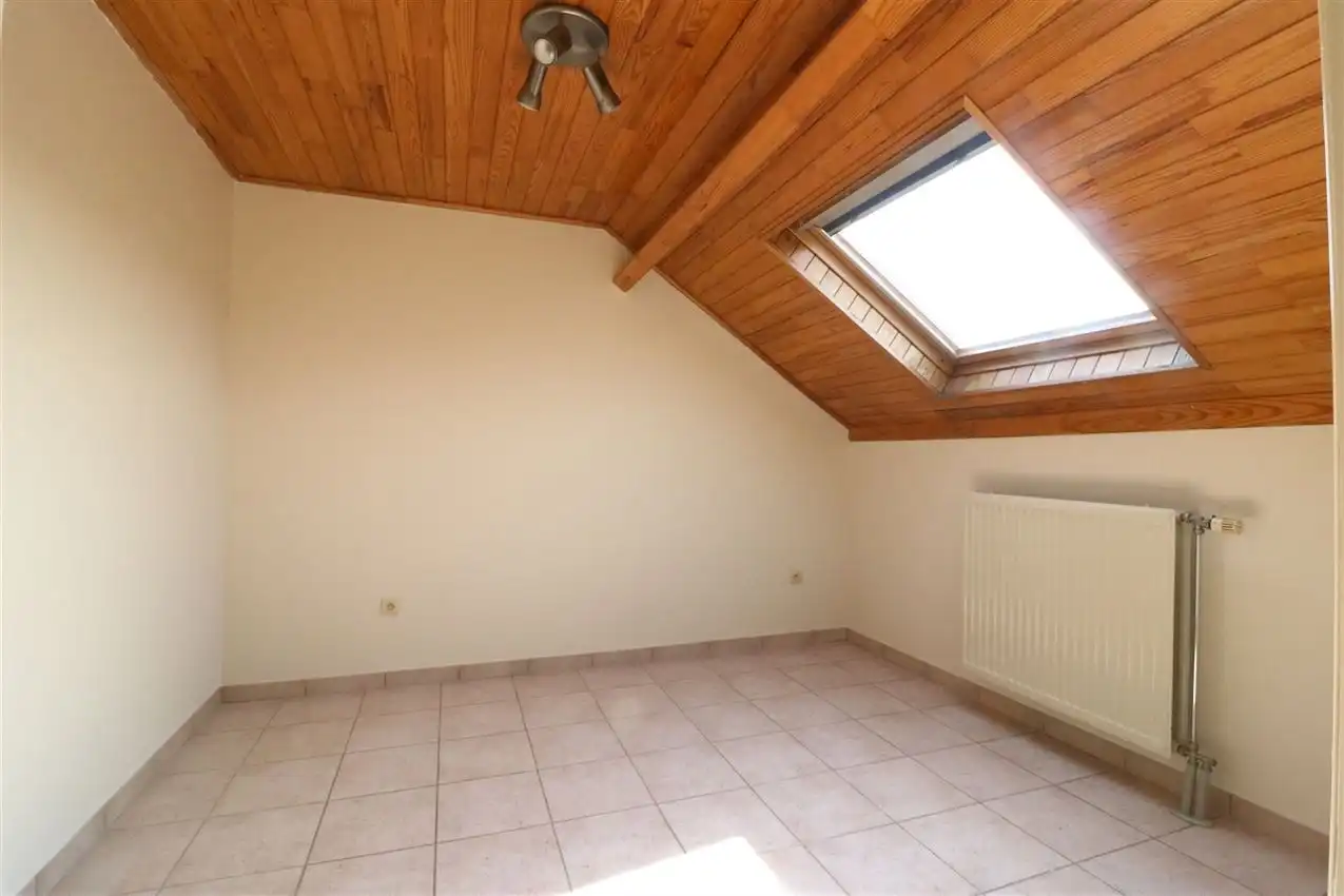 Gezellig dakappartement, grote leefruimte, 1 slpk. en garage  foto 8