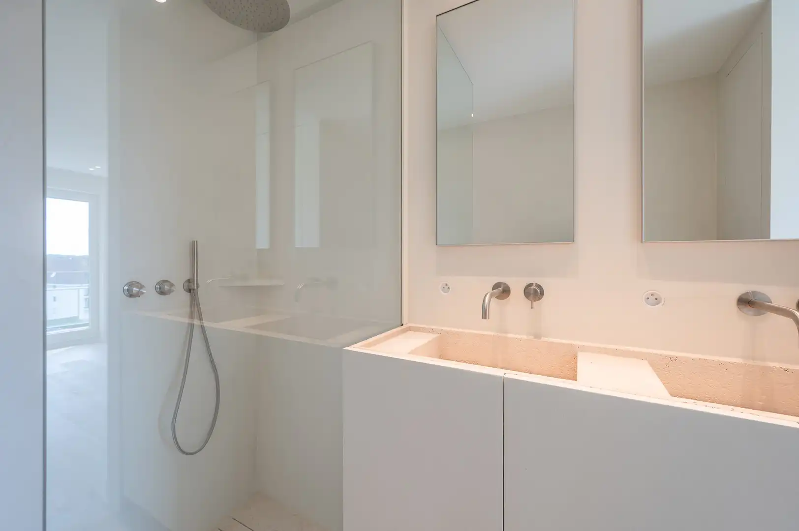 Magnifiek appartement op de wandeldijk in het Zoute, met adembenemend frontaal zeezicht. foto 22