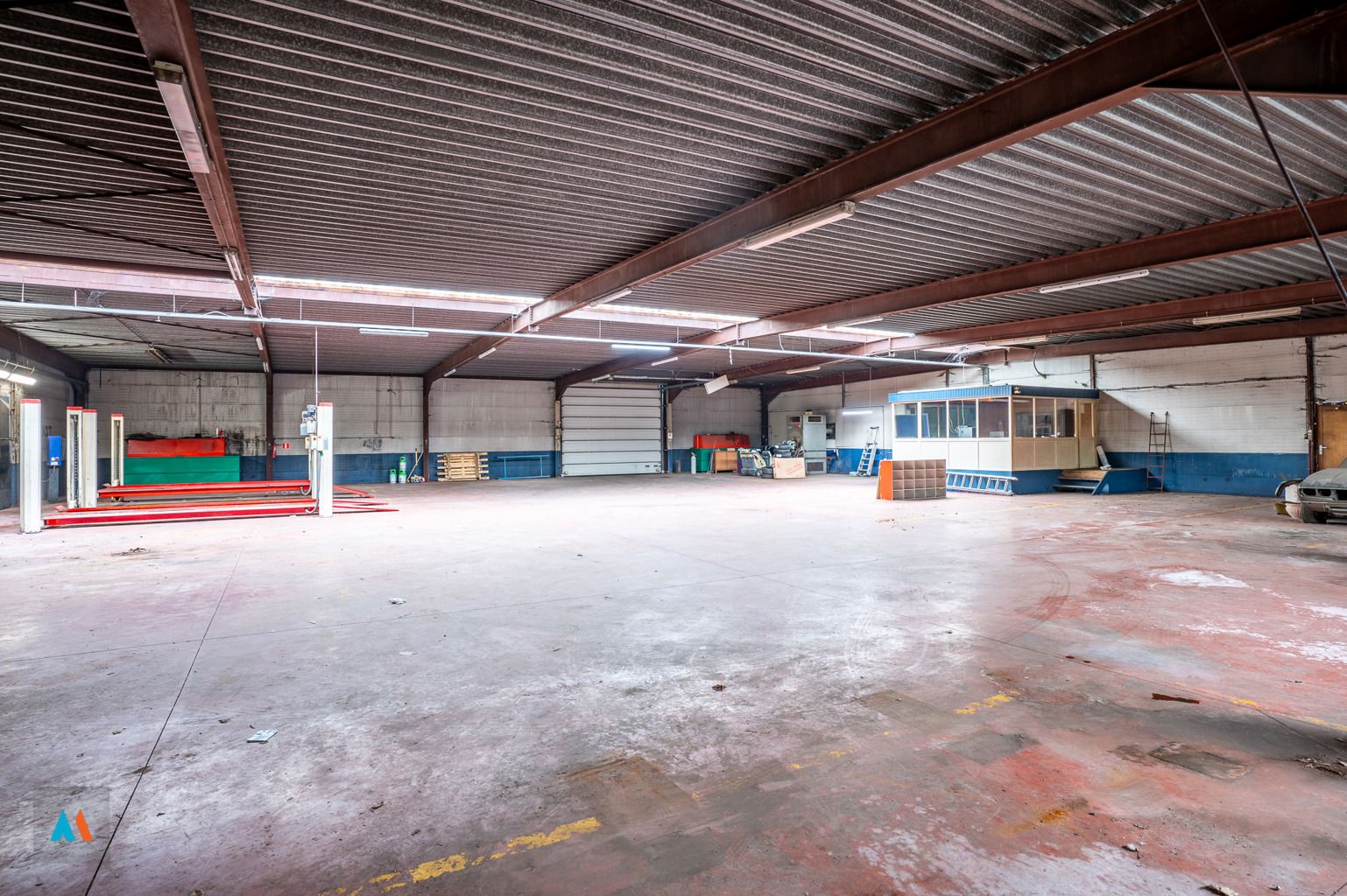 Garagebedrijf met woonst foto 3