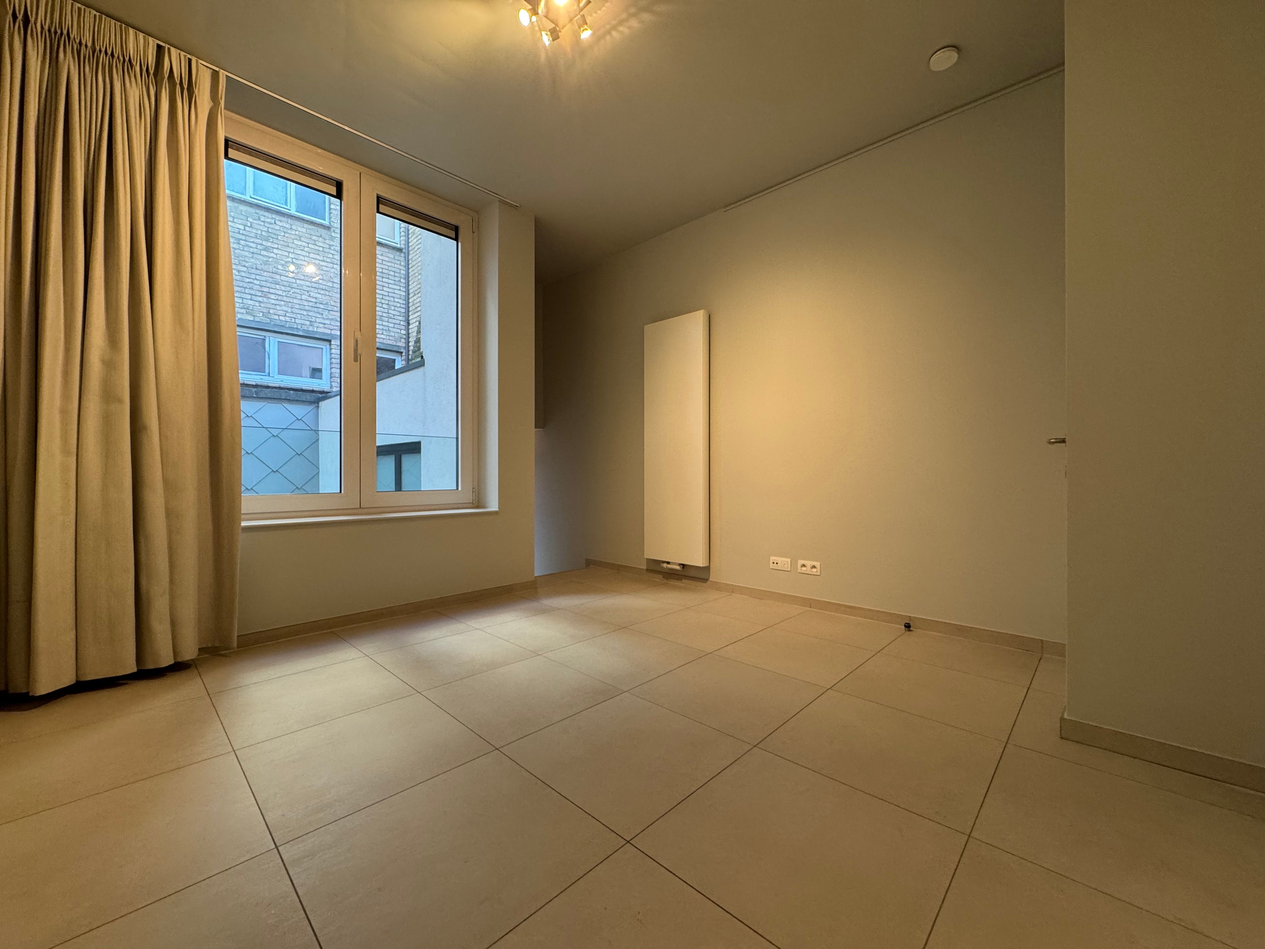 Appartement in gerenoveerd eclectisch herenhuis aan de Sint-Jozefkerk foto 6