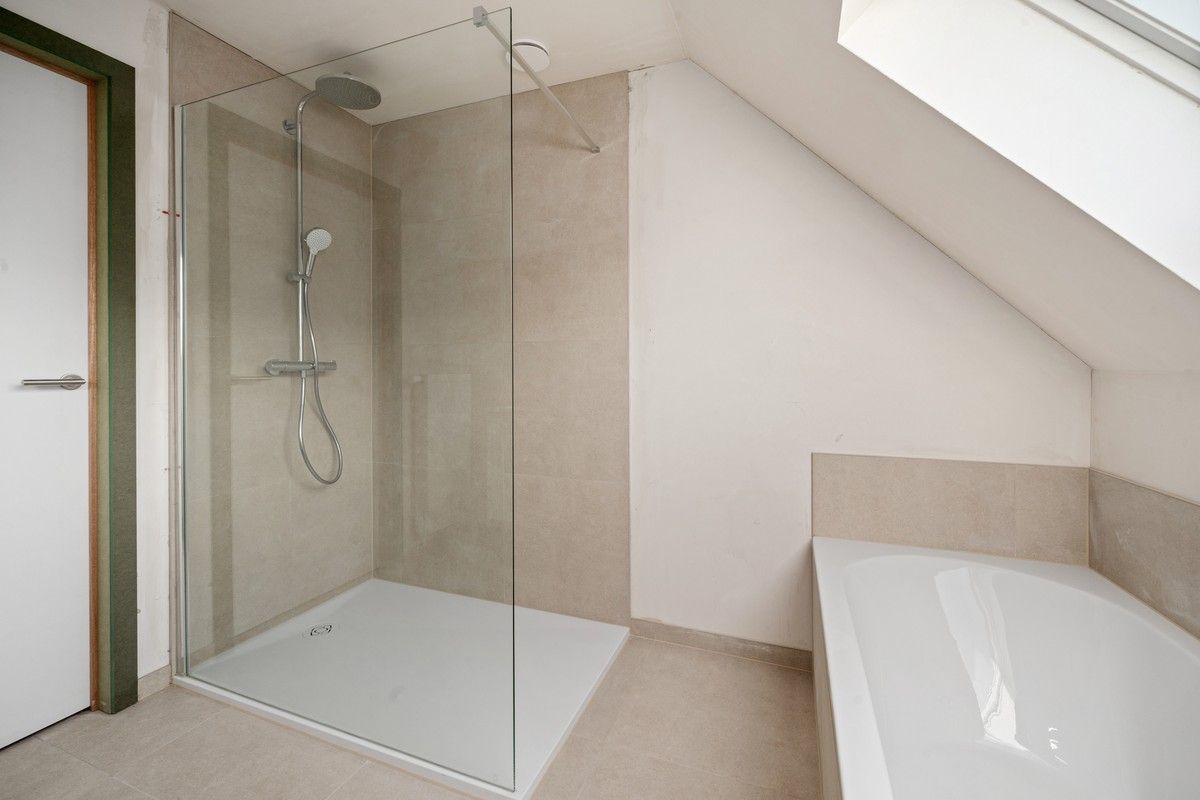 Deux maisons en plein centre de Comines foto 13