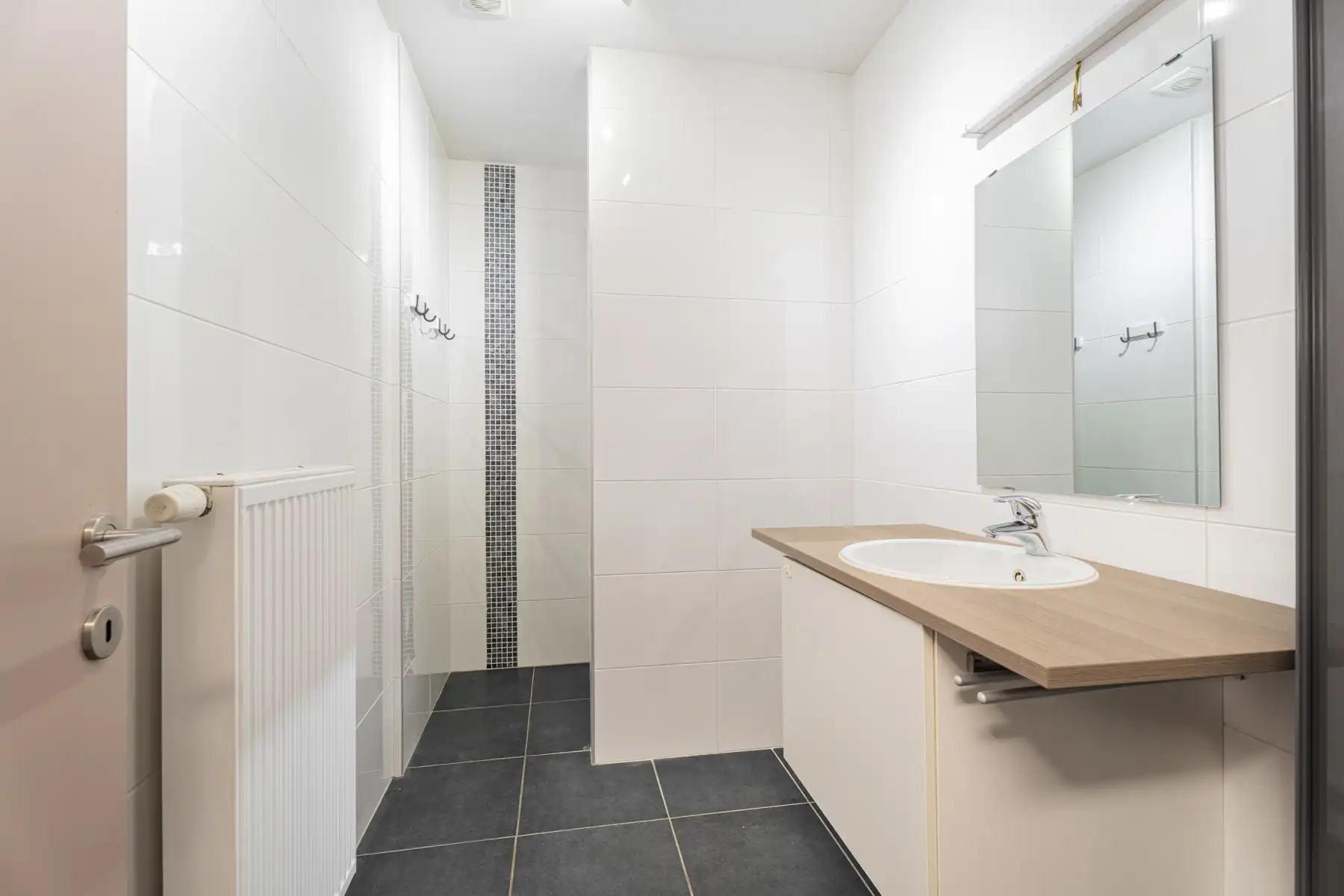 Ruim instapklaar duplex appartement te Sint-Pieters-Leeuw foto 13