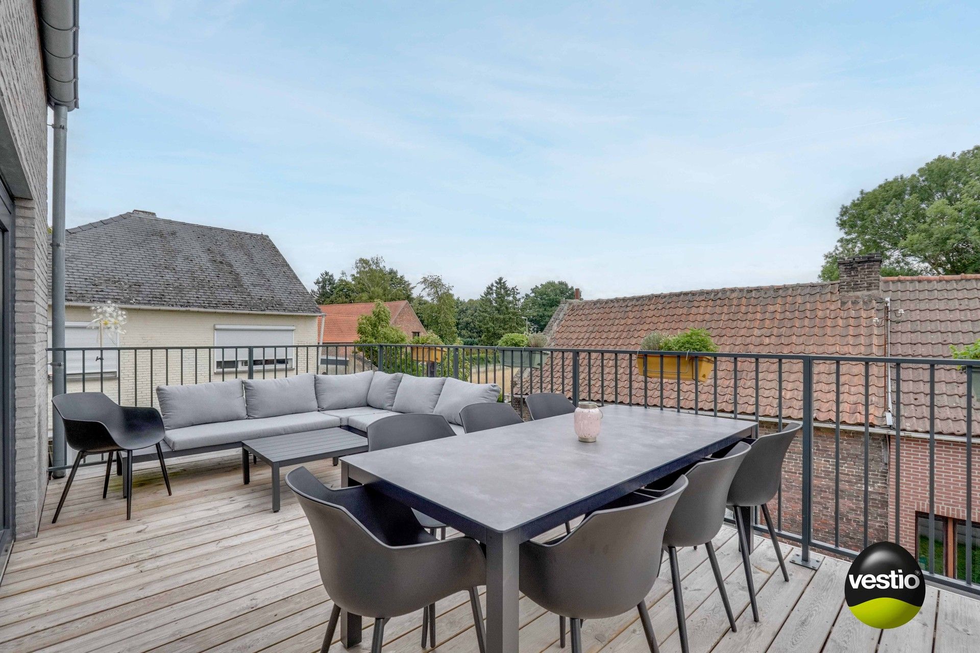 RUIM, INSTAPKLAAR DUPLEXAPPARTEMENT 110 M² MET XL TERRAS foto 2
