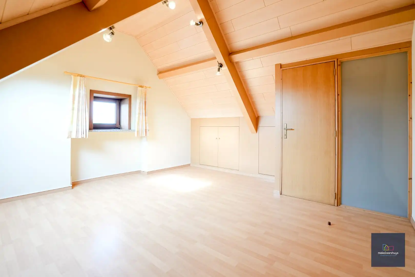 Ruime  halfopen bebouwing  met  zonnige tuin, terras en garage in Waarschoot  foto 22