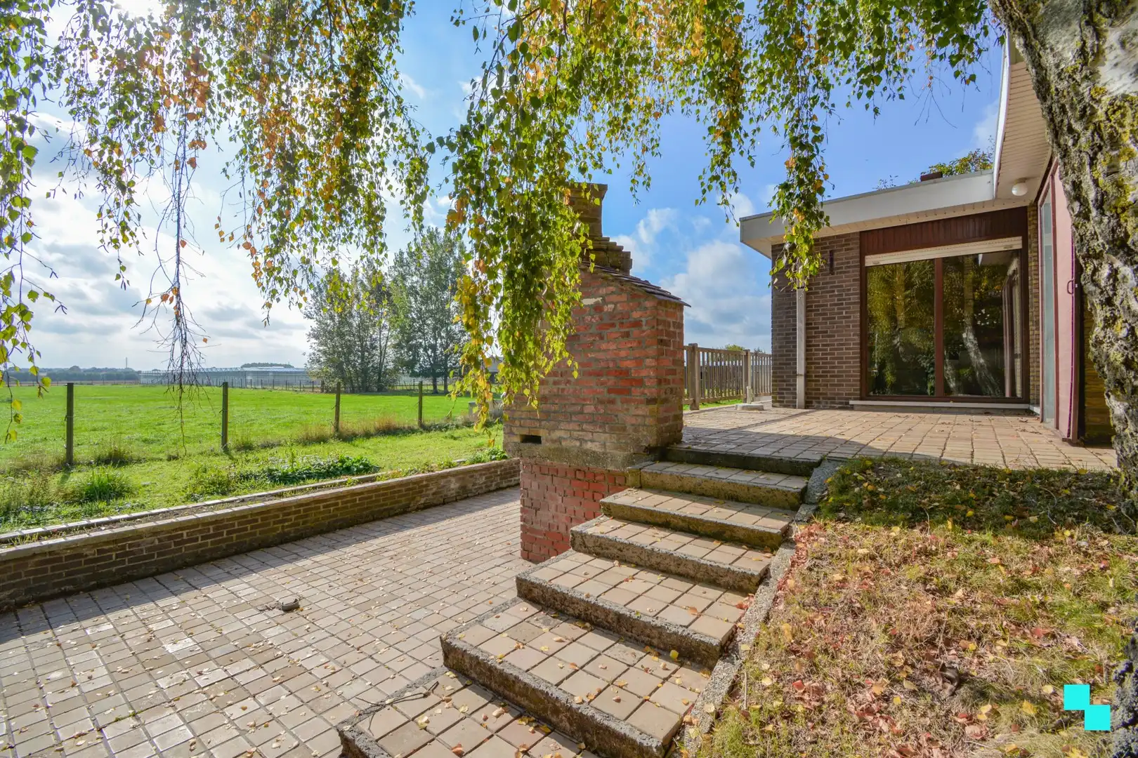 Aantrekkelijke, te renoveren woning op 11.575 m² te Roeselare foto 5