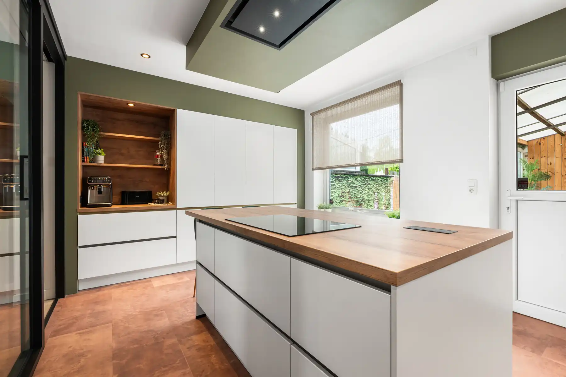 Instapklare gezinswoning met 5 slaapkamers en tuin foto 8
