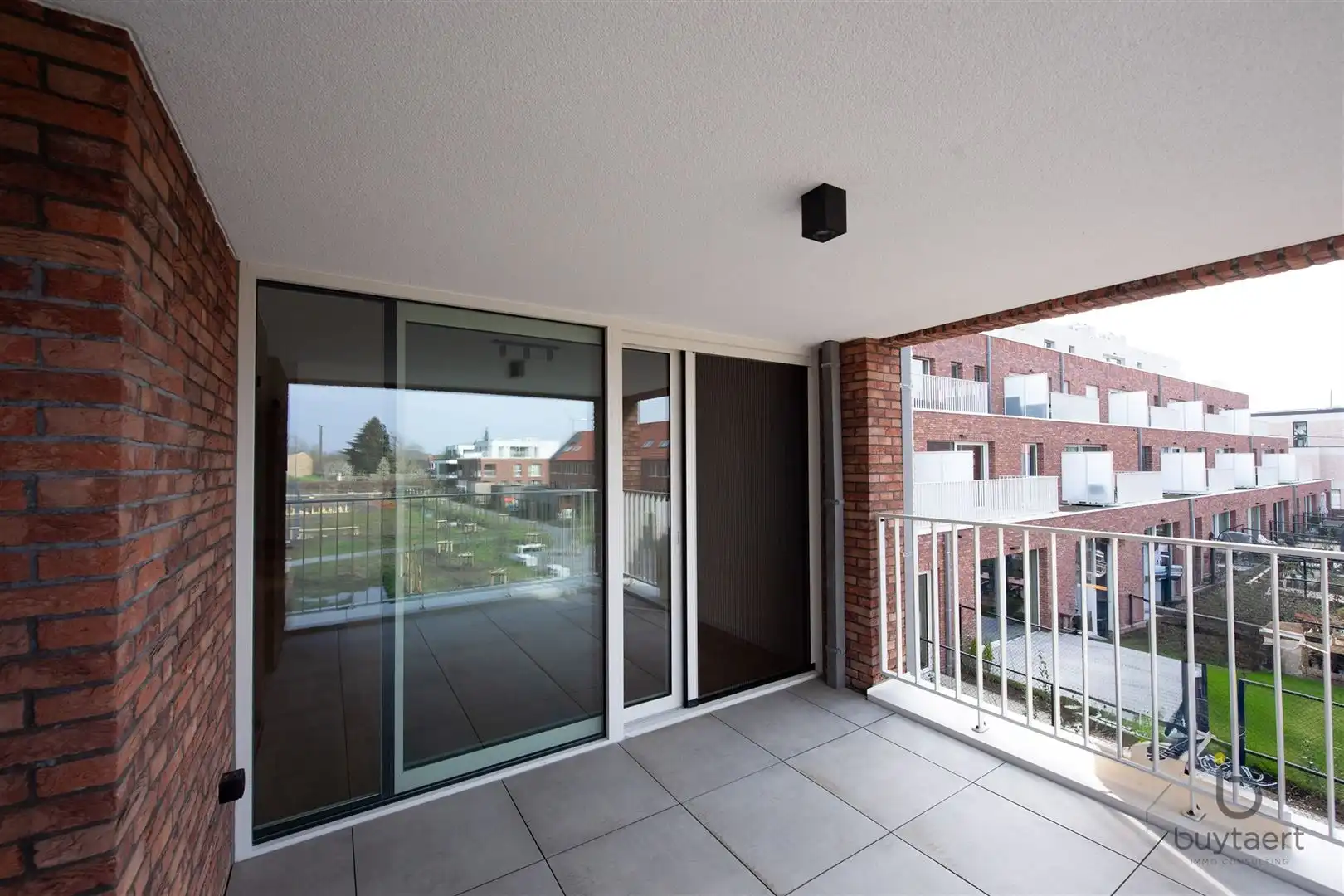 Prachtig nieuwbouw appartement met uniek terras te Zoersel! foto 3