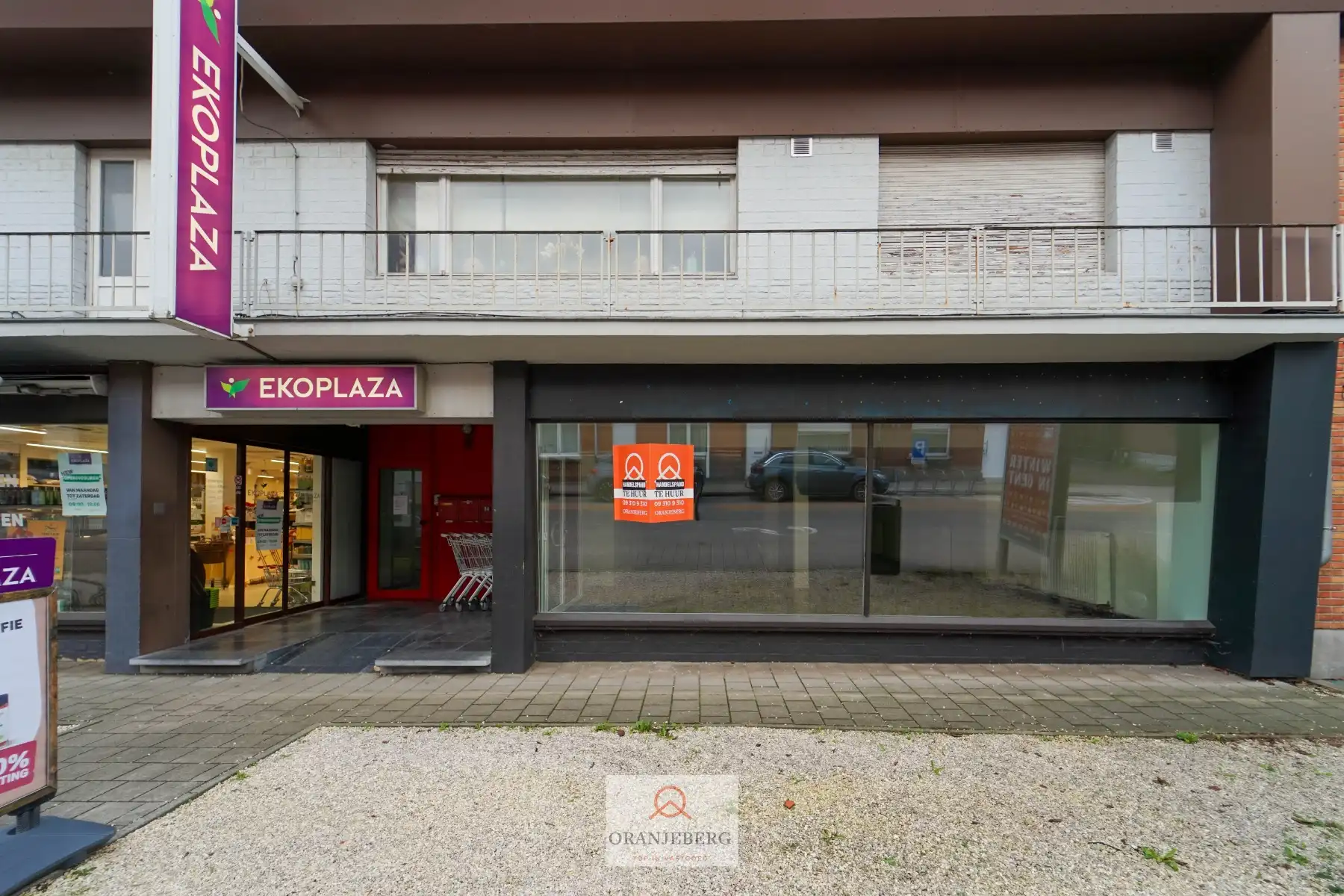 Ruim handelspand met meerdere ruimtes en parking te huur in centrum Drongen foto 22