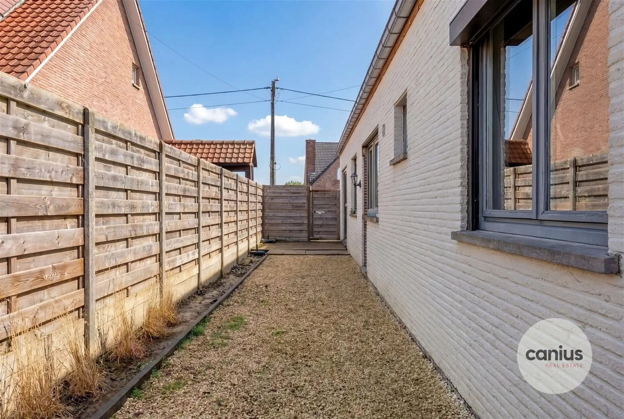 KNAPPE GELIJKVLOERSE WONING MET 4 SLAAPKAMERS foto 23