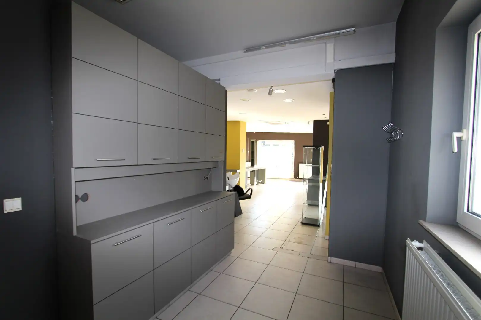 Handelsruimte op toplocatie en optimale zichtbaarheid in Tongeren foto 8