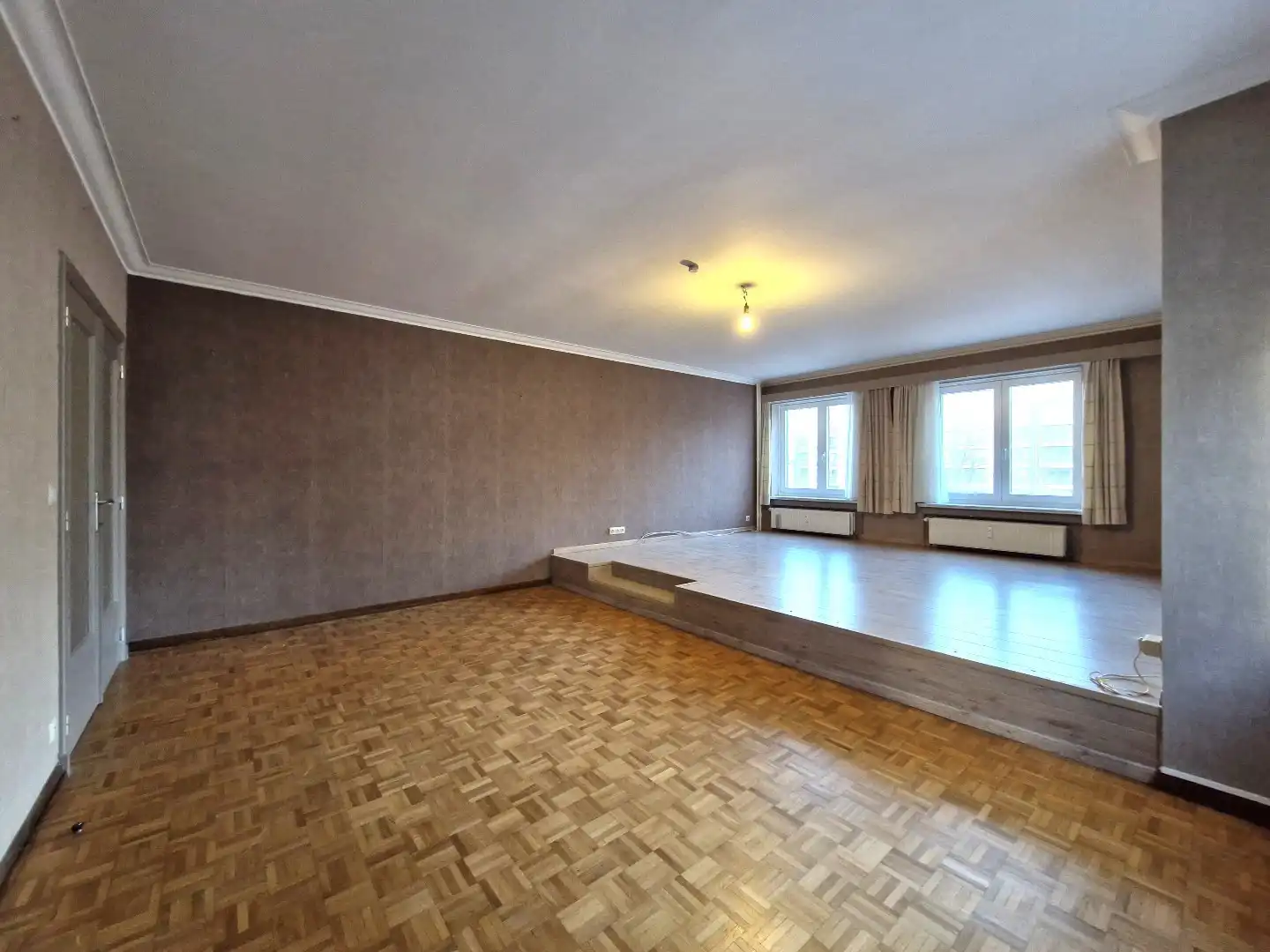 OPENDEURDAG 1/05/2026, 9:30 tot 12:00. Groot hoekappartement met open zicht over de markt te Blankenberge foto 2