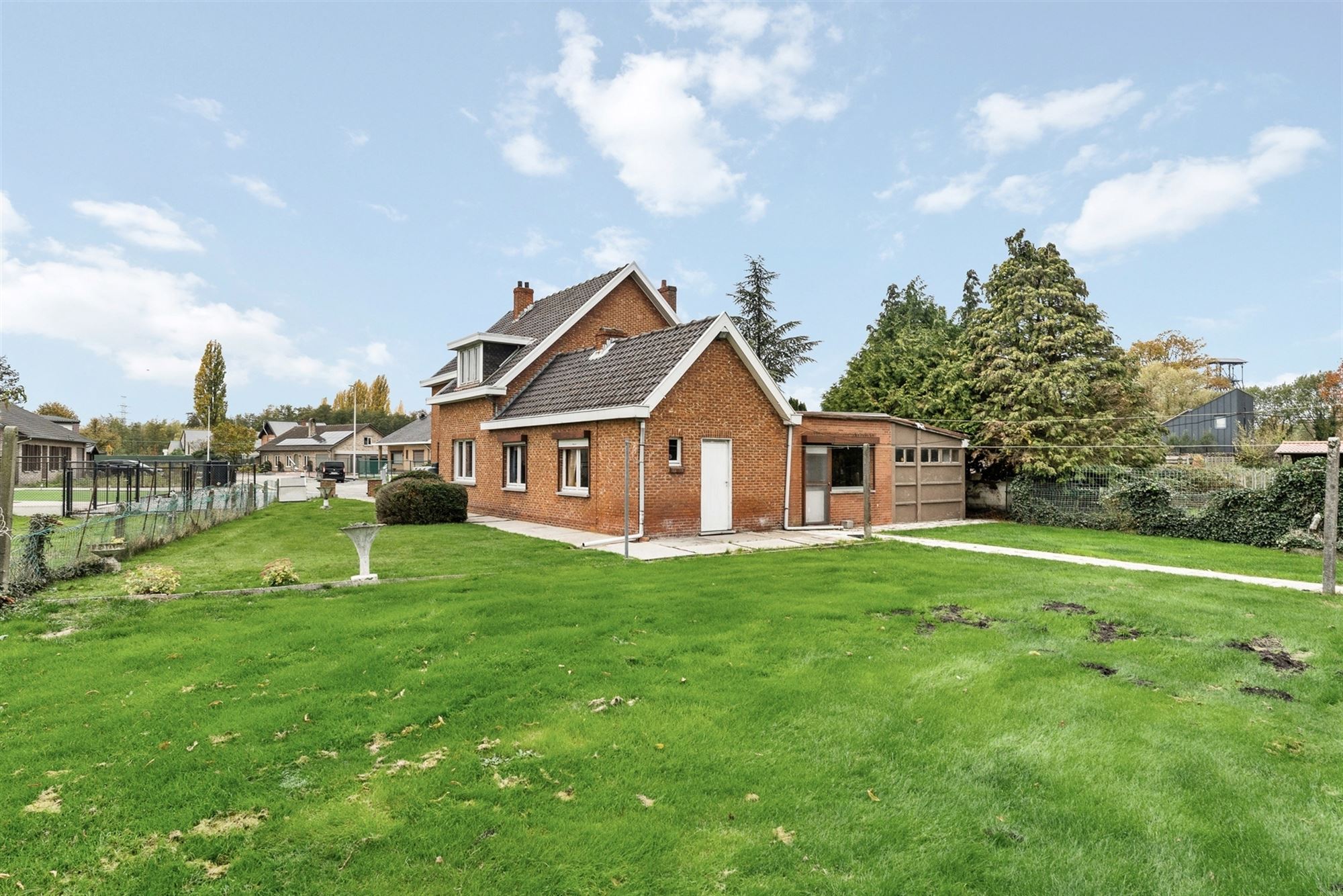 RUIME TE RENOVEREN WONING OP PERCEEL VAN 12 ARE MET ZICHT OP TERRIL foto 24