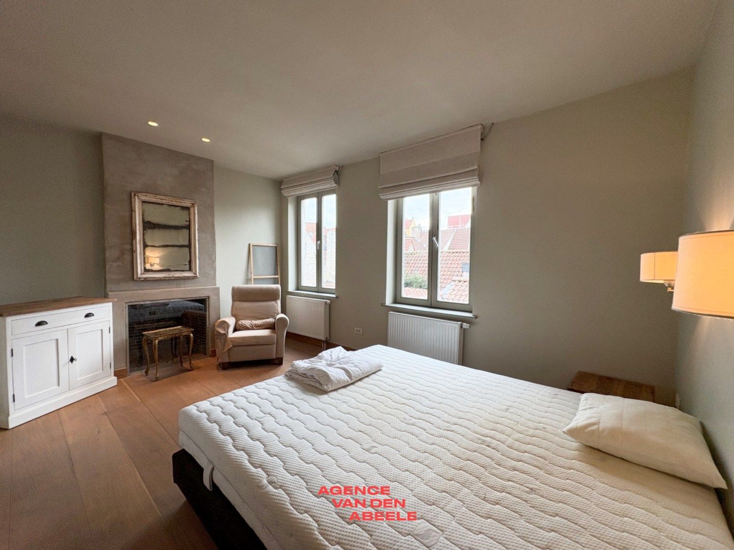 High class woning met stadskoer foto 15