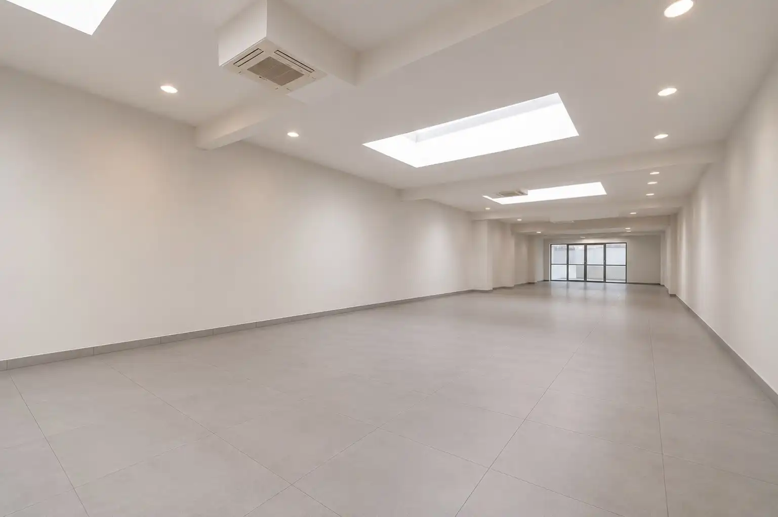 INSTAPKLAAR HANDELS-/KANTOORGELIJKVLOERS (334m²) foto 4