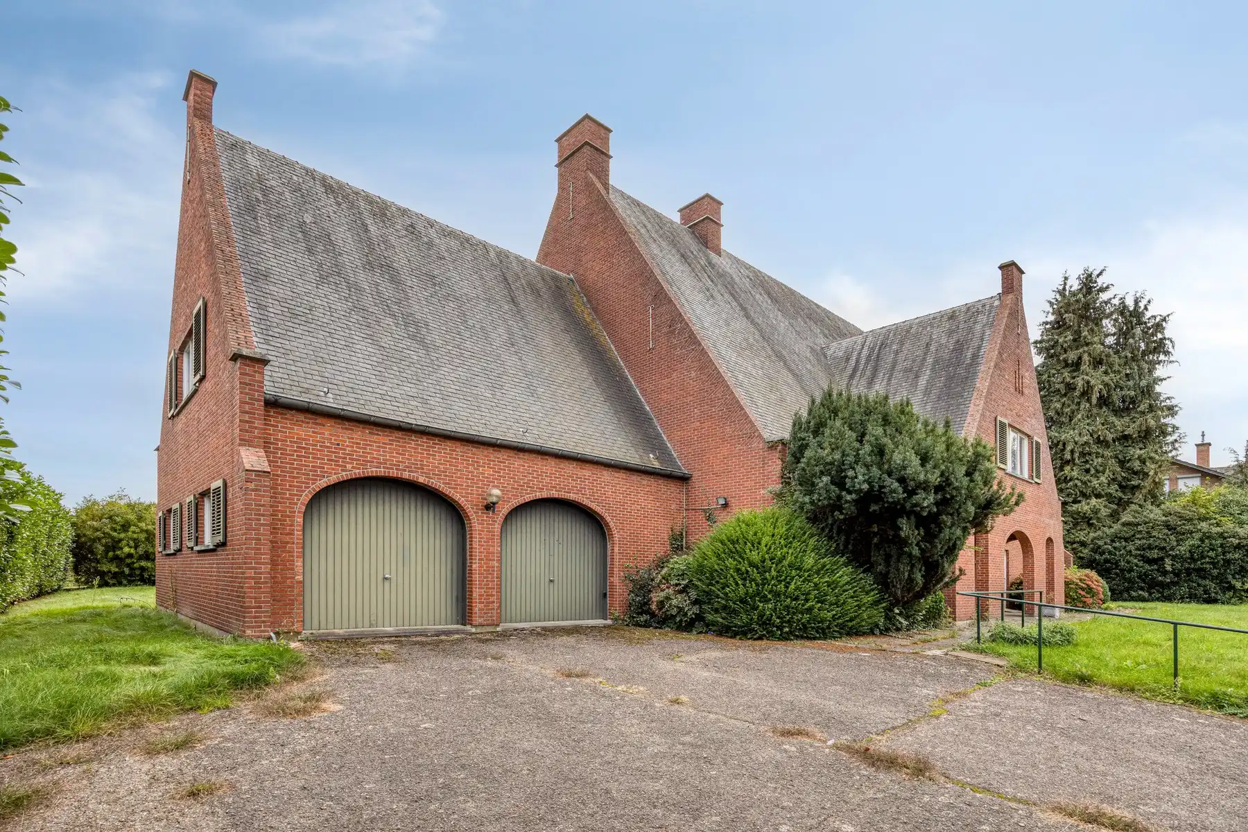 Karaktervolle villa met uitzonderlijk veel ruimte en tal van mogelijkheden foto 2