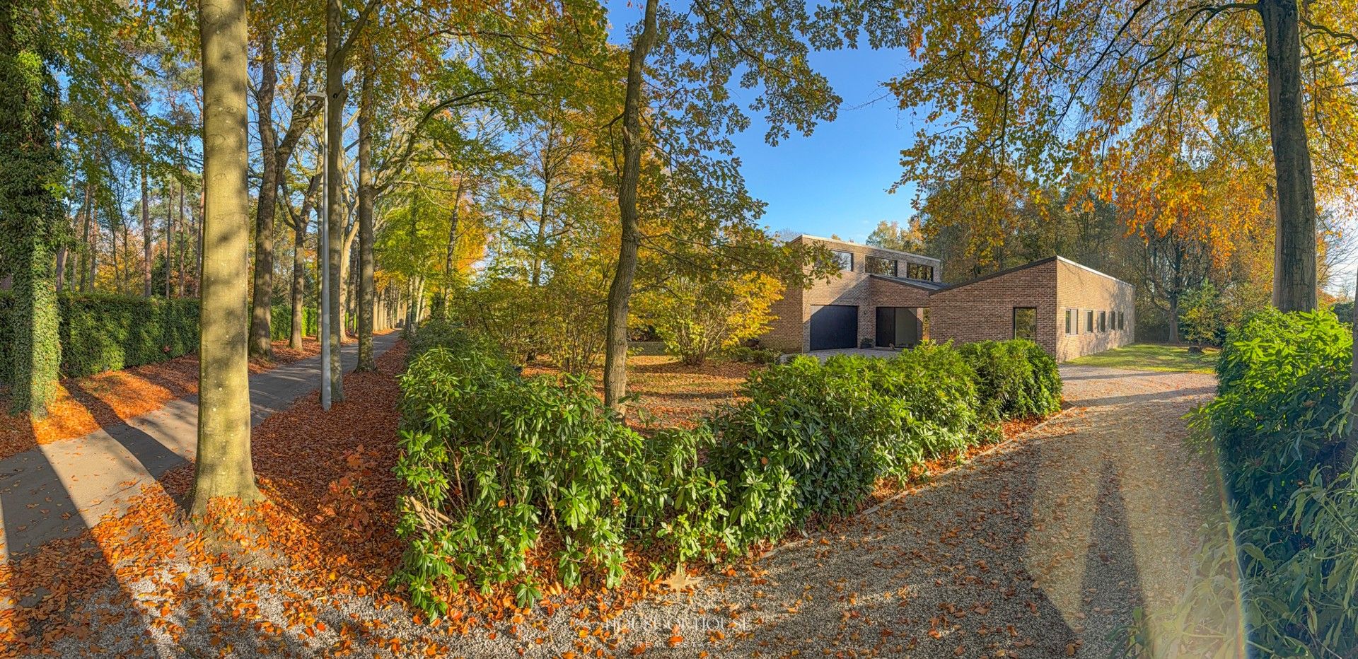 Architecturale laagbouwvilla in residentiële buurt nabij Abdij van Zevenkerken foto 2