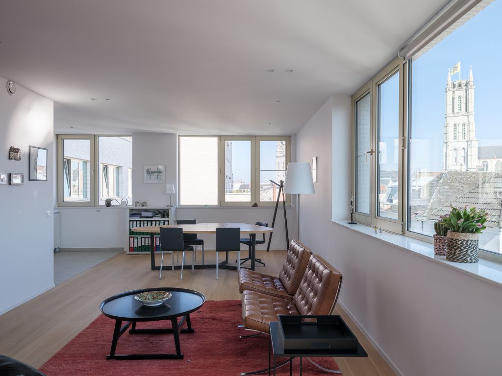 Stijlvol en luxueus 1slpk kamerappartement met ruim terras aan de Kouter foto 2