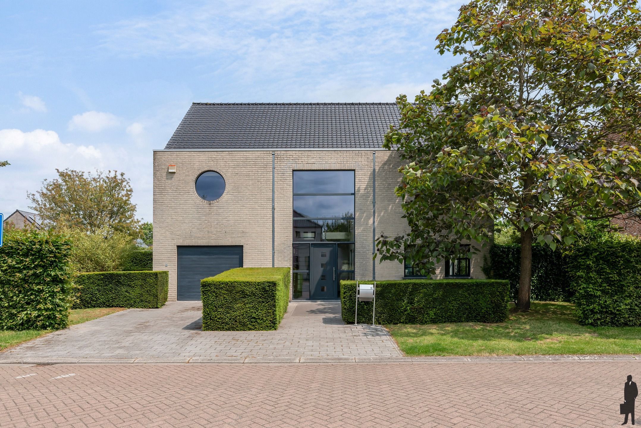 Instapklare woning met zwemvijver in Hoogstraten! foto 2
