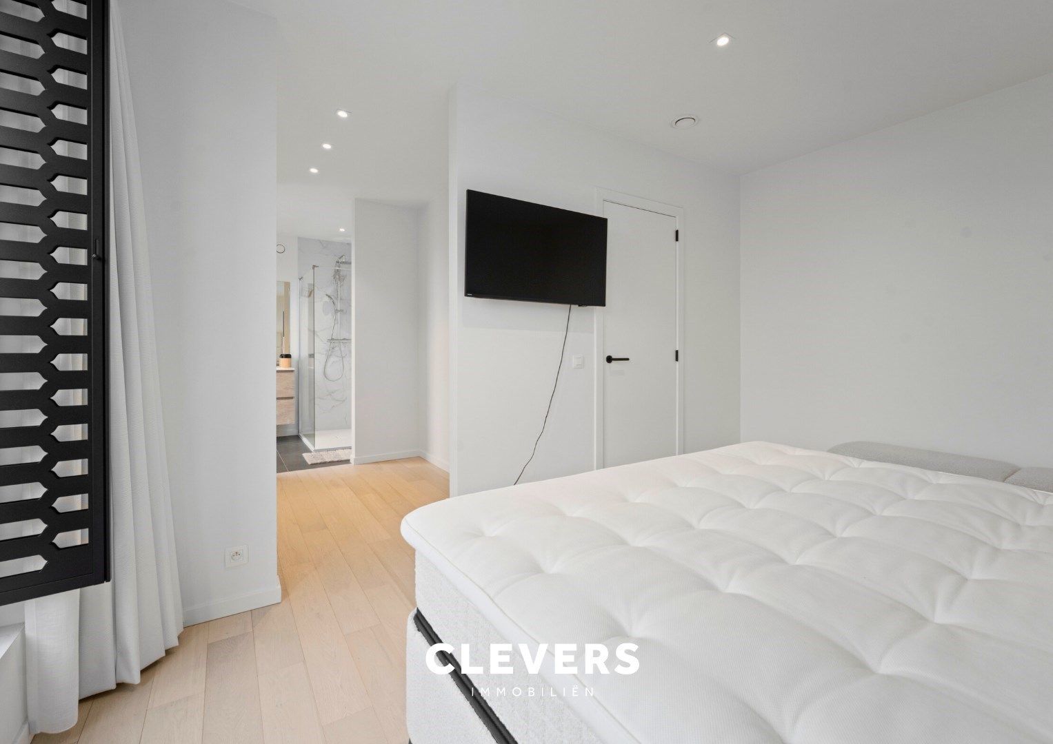Luxueuze, moderne villa in rustige residentiële omgeving foto 18