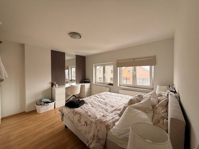 Een nette, comfortabele  gezinswoning met 3 slaapkamers, garage en tuin. foto 10