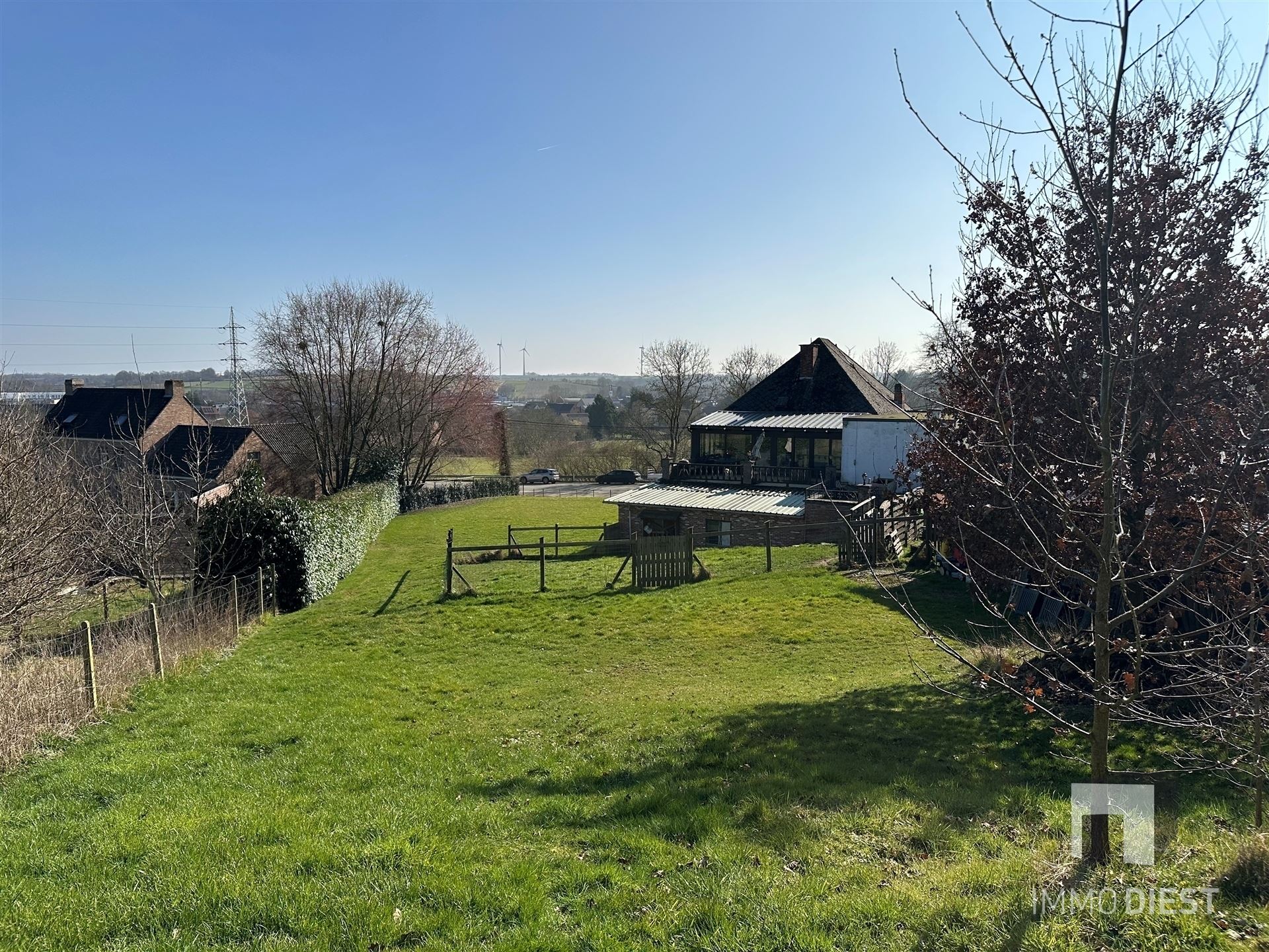 Unieke woning met praktijk en bouwgrond op zichtlocatie foto 42