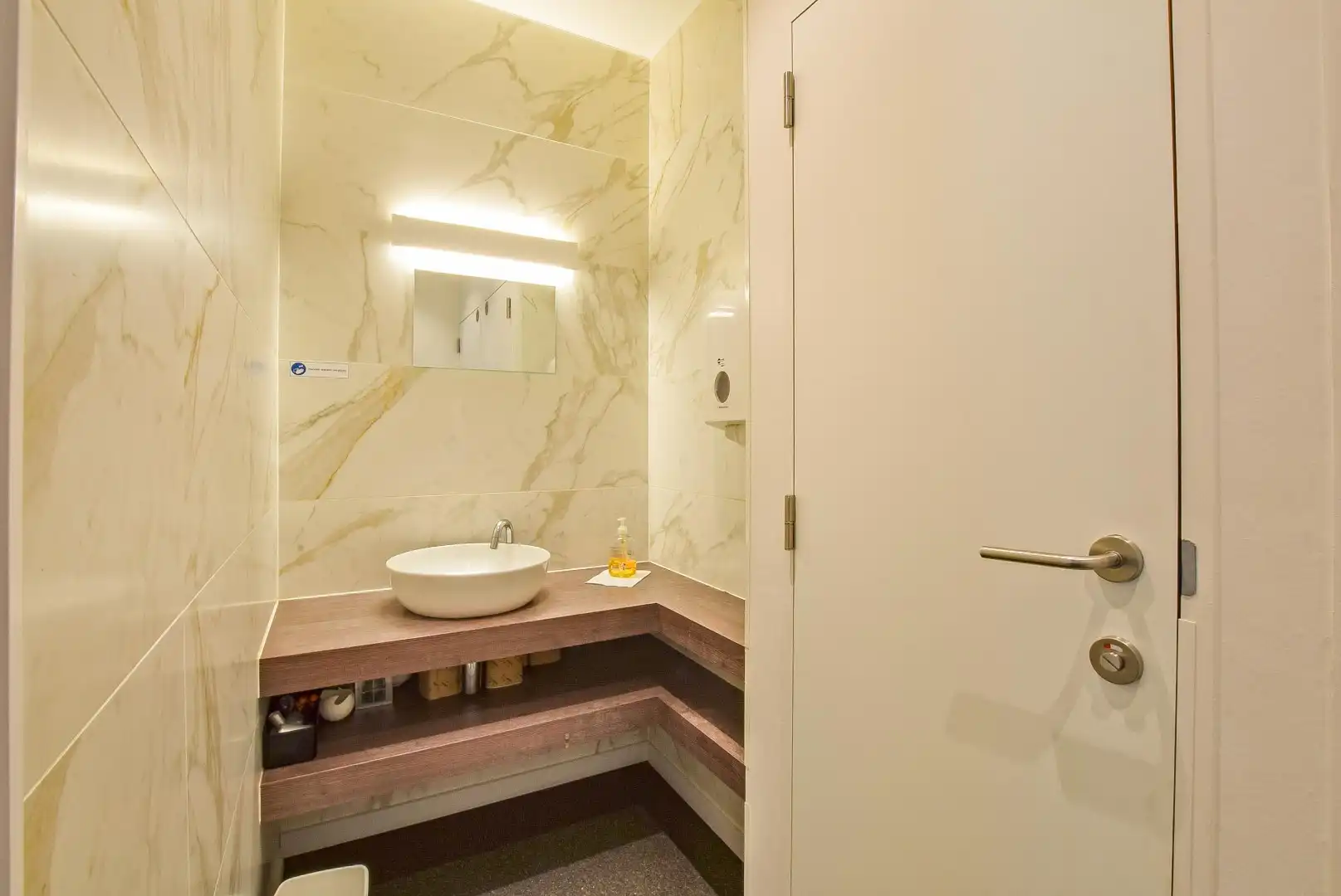 Succesvolle horecazaak met karakter in hartje Nieuwpoort-Stad op de Kaai gelegen. foto 12