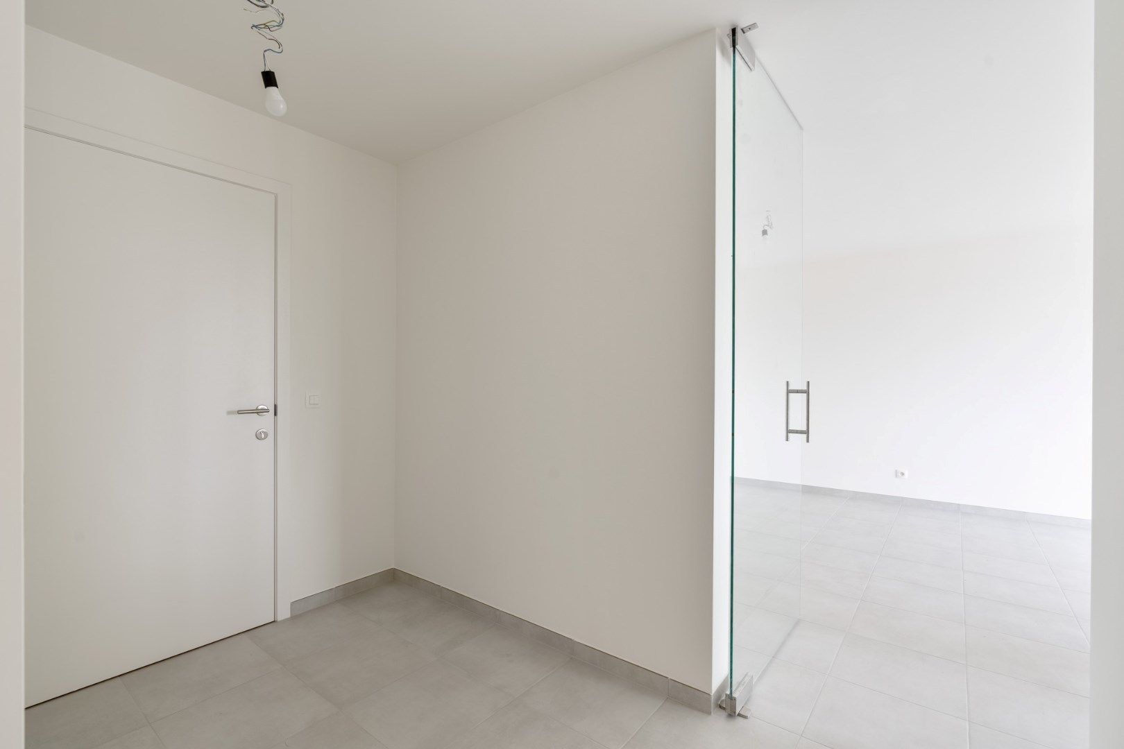 Mooi zeer recent appartement op de tweede verdieping met terras in Zonhoven-centrum foto 6