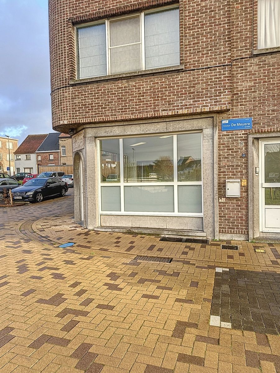 Commercieel gelegen hoekpand foto 10