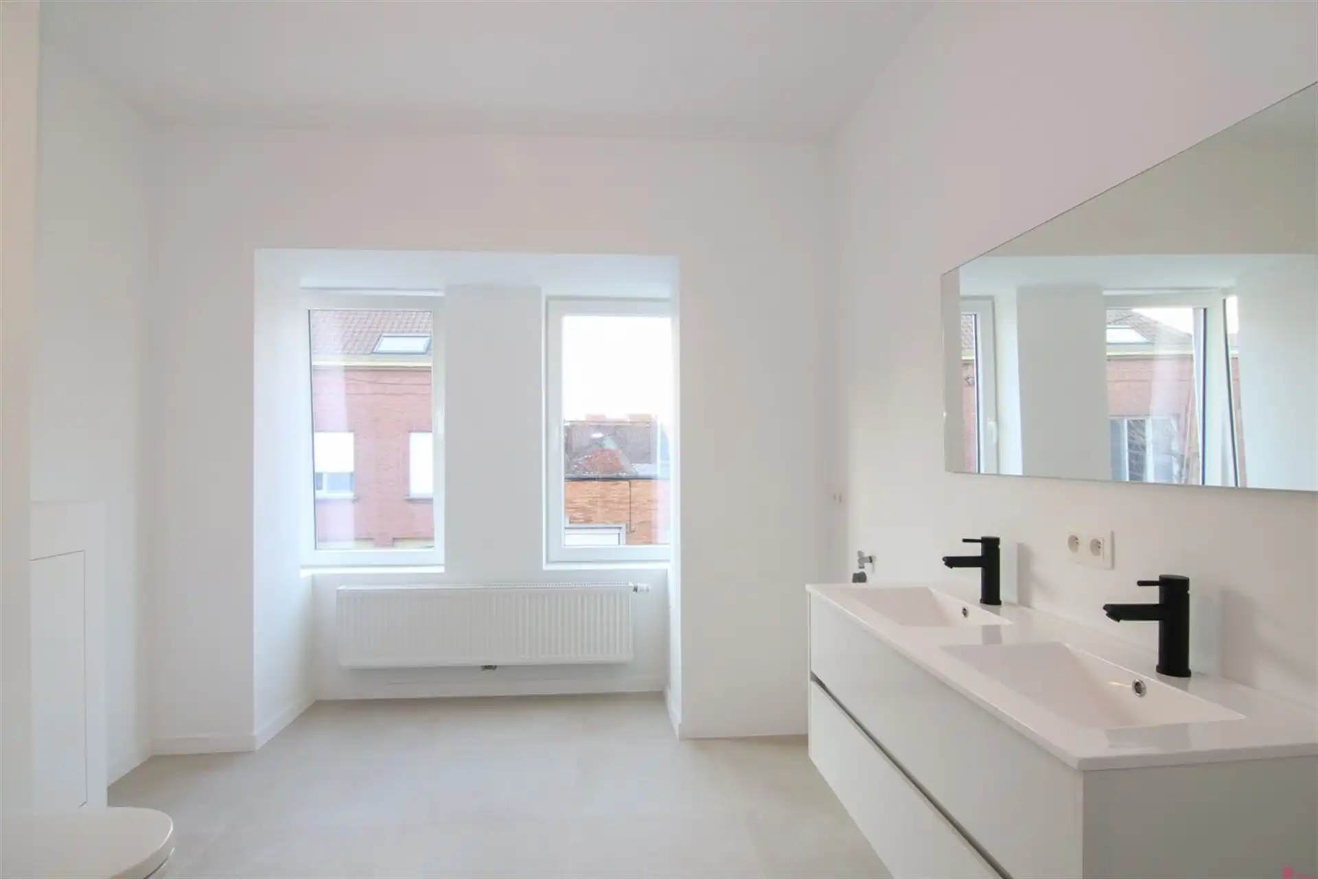 Mooi vernieuwde woning op Pius-X foto 12