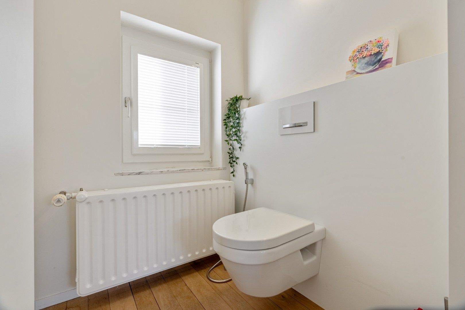 Verrassende villa met luchtig interieur en grote tuin foto 26