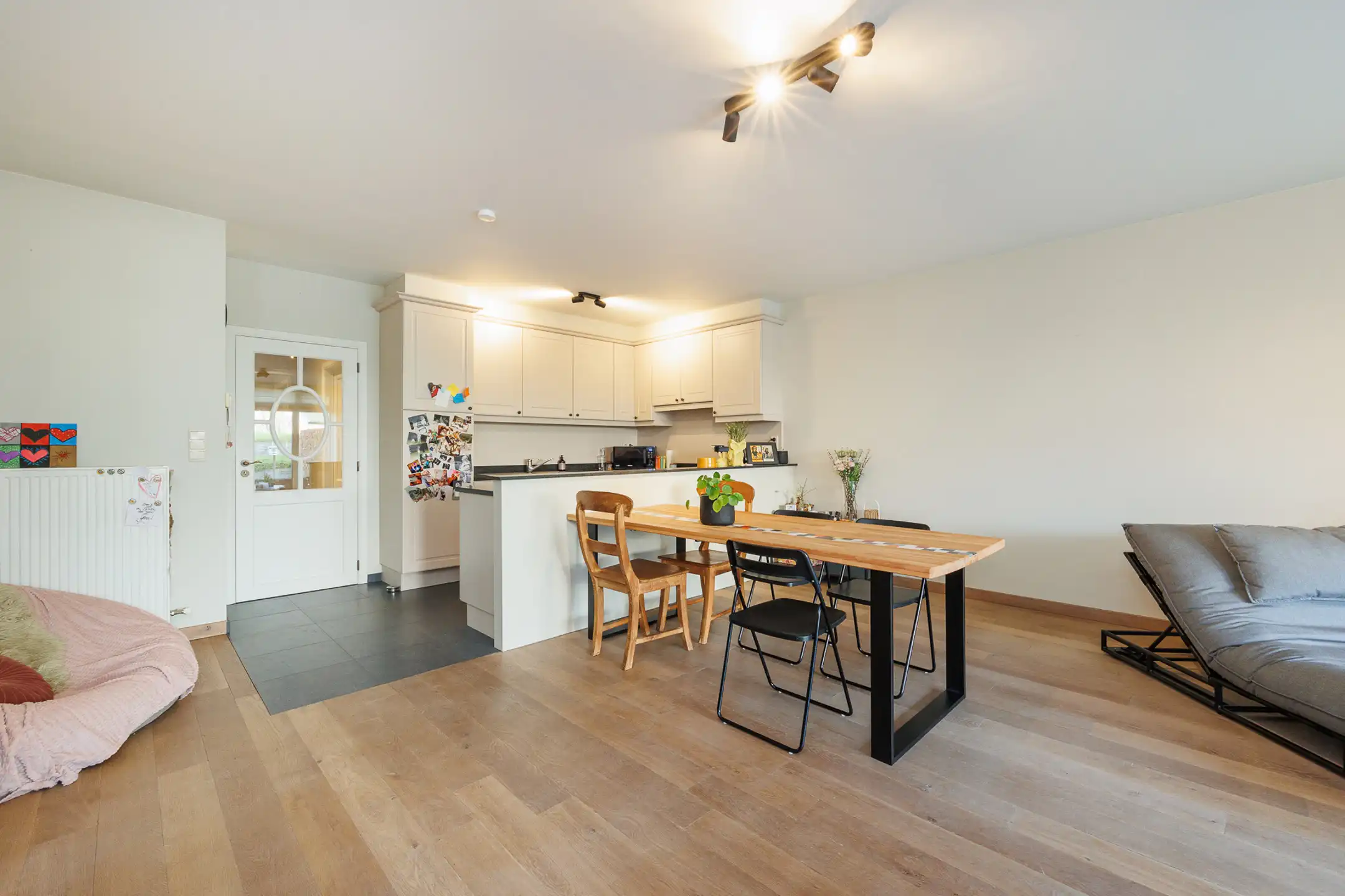 Gelijkvloers appartement met terras/tuintje te huur foto 7