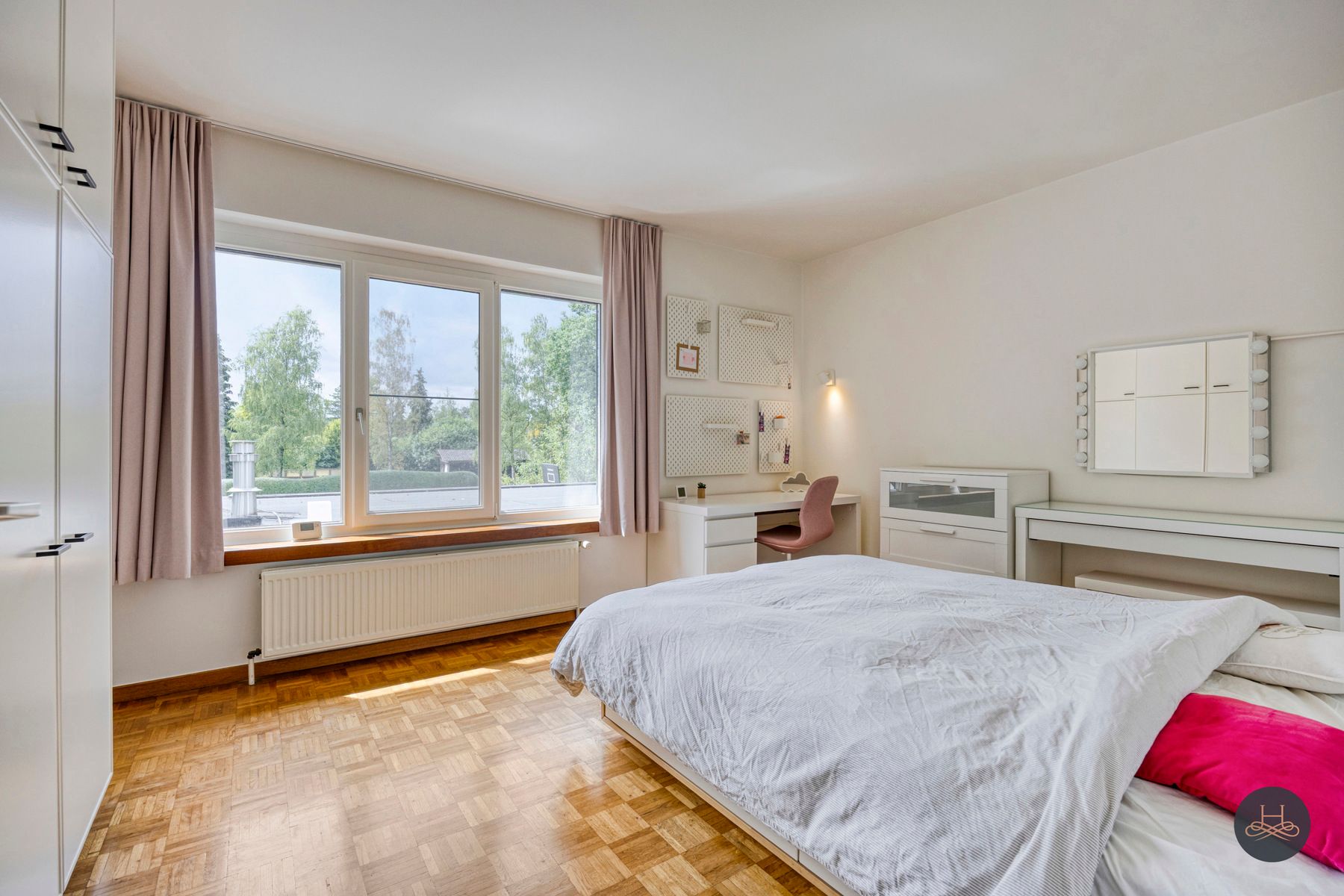Prachtige, rustig gelegen villa met praktijk en royale tuin foto 31