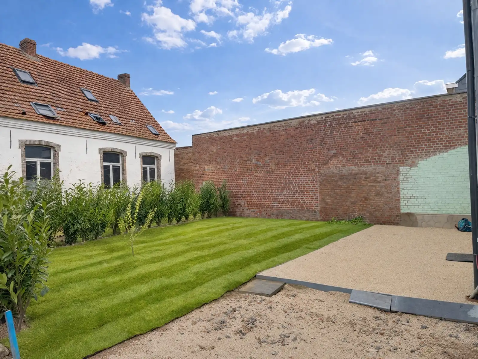 Ruime halfopen bebouwing met 3 slaapkamers en 2 badkamers foto 35
