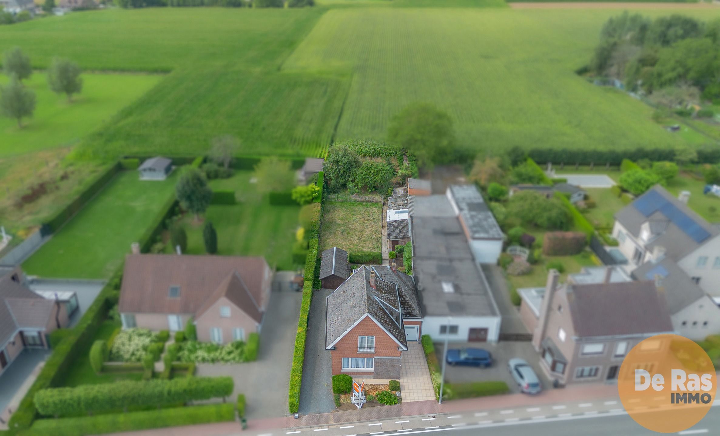 ZOTTEGEM - Stevige gezinswoning met heel wat potentieel foto 5