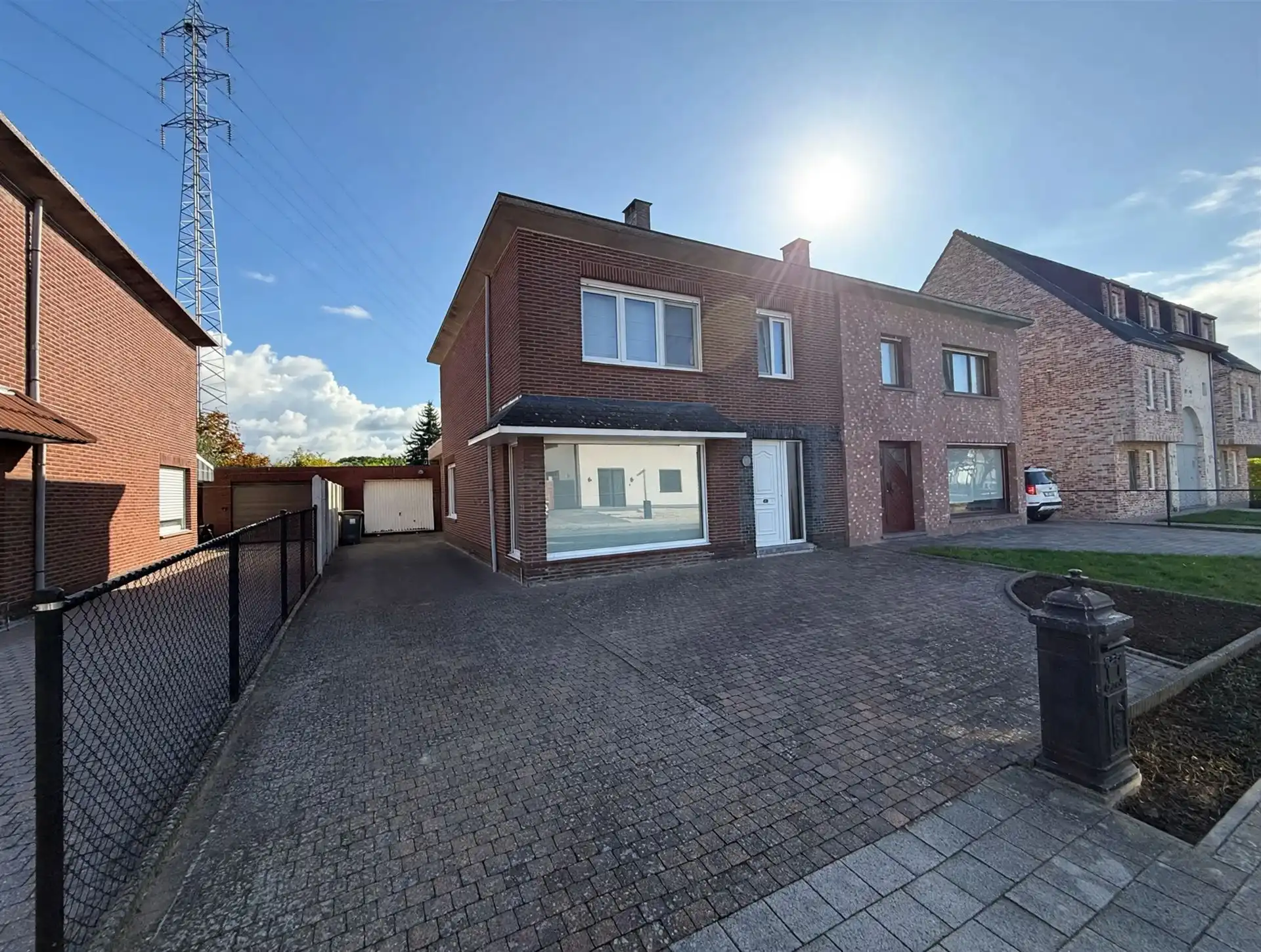 Zeer ruime woning met 3 slpk en tuin op een rustige locatie! foto 2