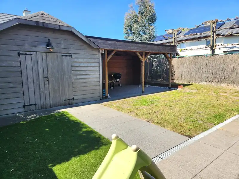 🏡 Moderne gezinswoning TE HUUR met tuin, garage en 3 slaapkamers op topligging in Waregem! foto 10