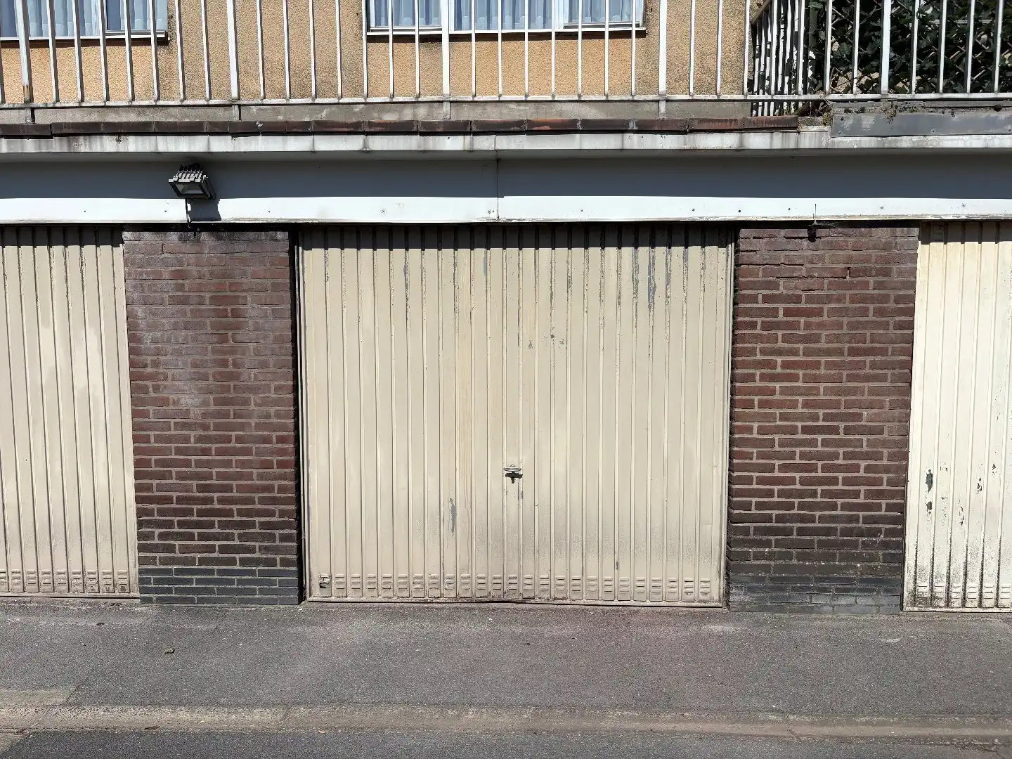 Garage te koop van 16.5m² in Harelbeke foto 2