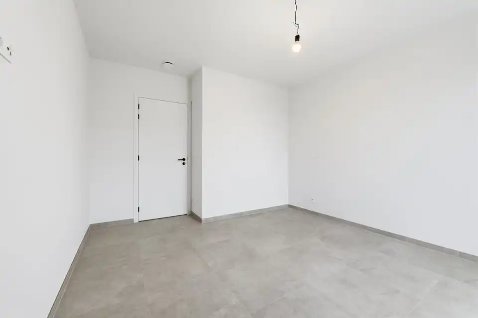 NIEUWBOUWAPPARTEMENT MET 2 SLKS TE HUUR IN SINT-TRUIDEN foto 23