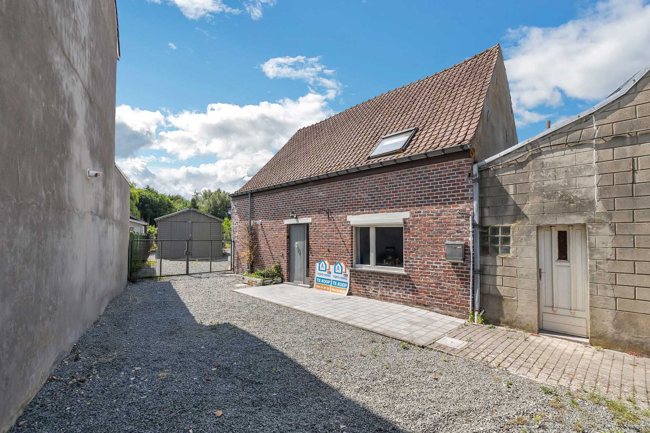 Half open bebouwing 3 k verder af te werken te Onkerzele foto {{pictureIndex}}