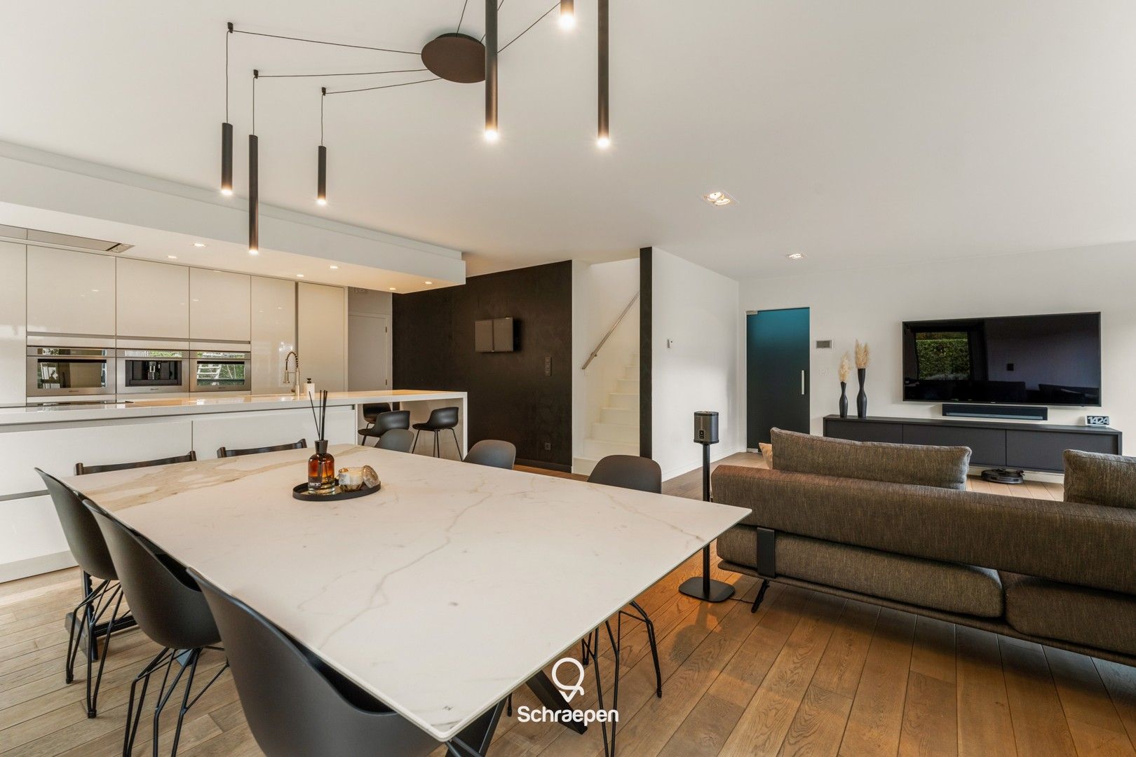 Hoogwaardig afgewerkte gezinswoning (232 m²) op zuidelijk georiënteerd perceel van circa 7 are! foto 9