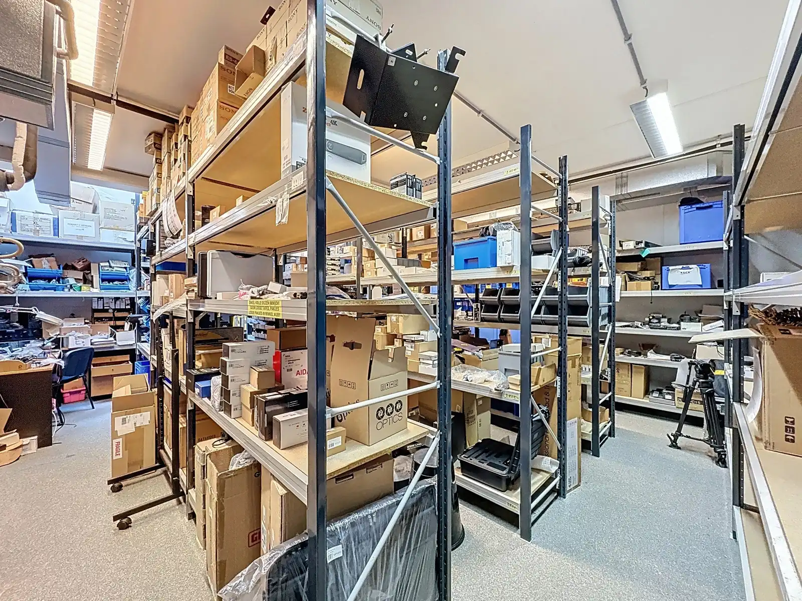 Commercieel Pand met Grote Visibiliteit vlakbij Bredabaan foto 8