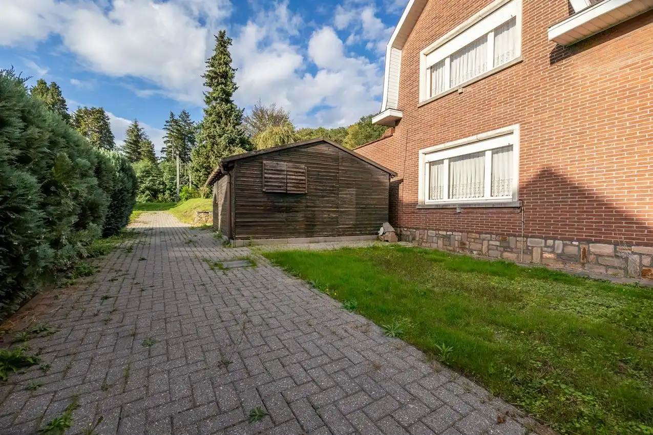 Karaktervolle vrijstaande woning met uitbreidingspotentieel in centrum foto 35