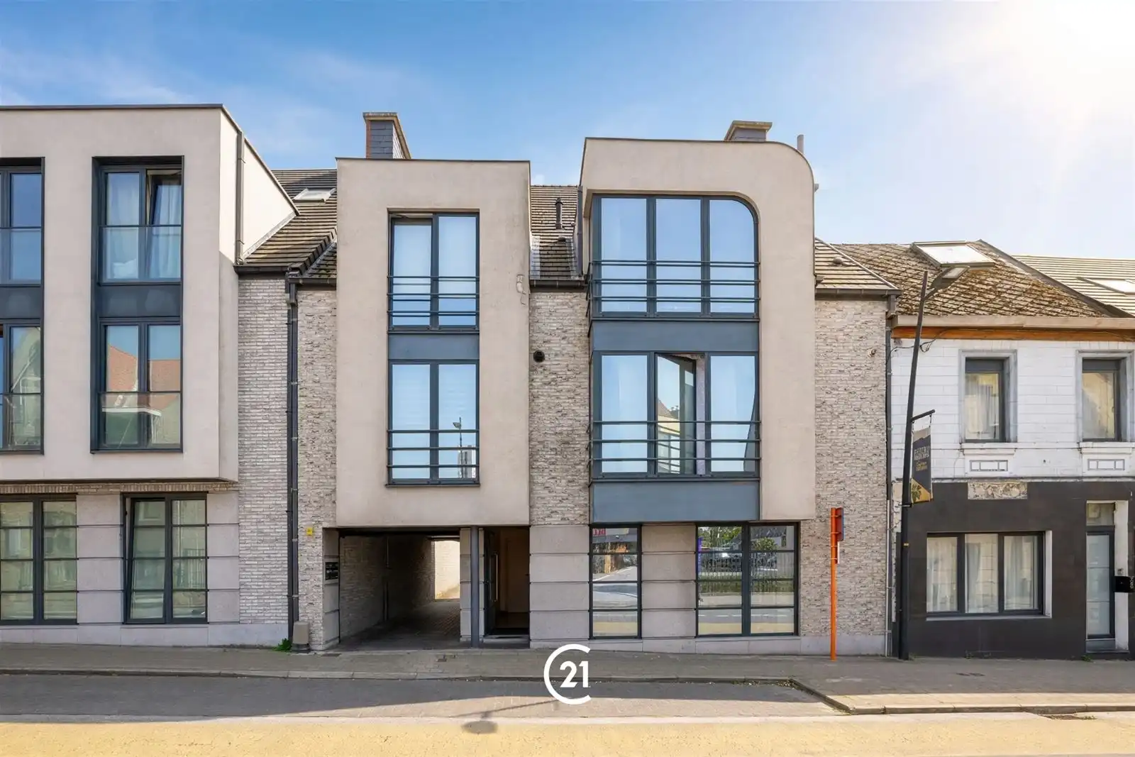 Modern en energiezuinig wonen op een strategische locatie foto {{pictureIndex}}