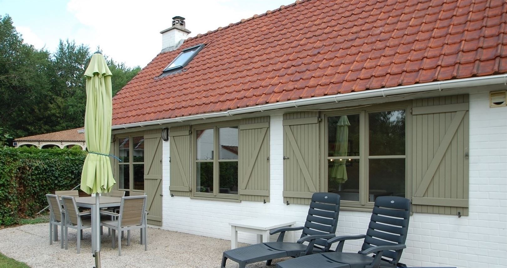 Mooie zonnige woning met 3 slaapkamers en grote tuin in perfecte staat foto 3