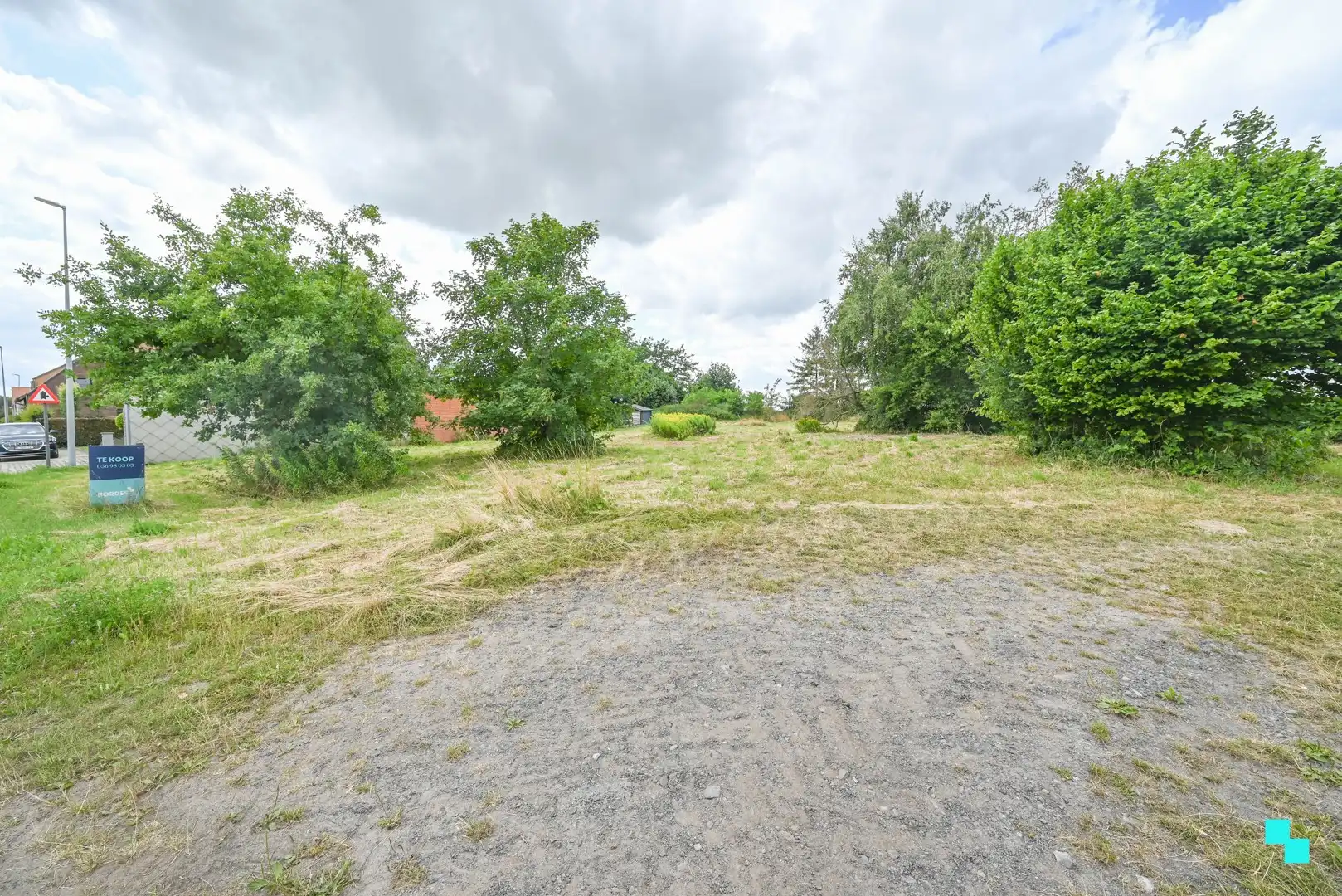 Royaal perceel gelegen in landelijk Oostrozebeke foto 8