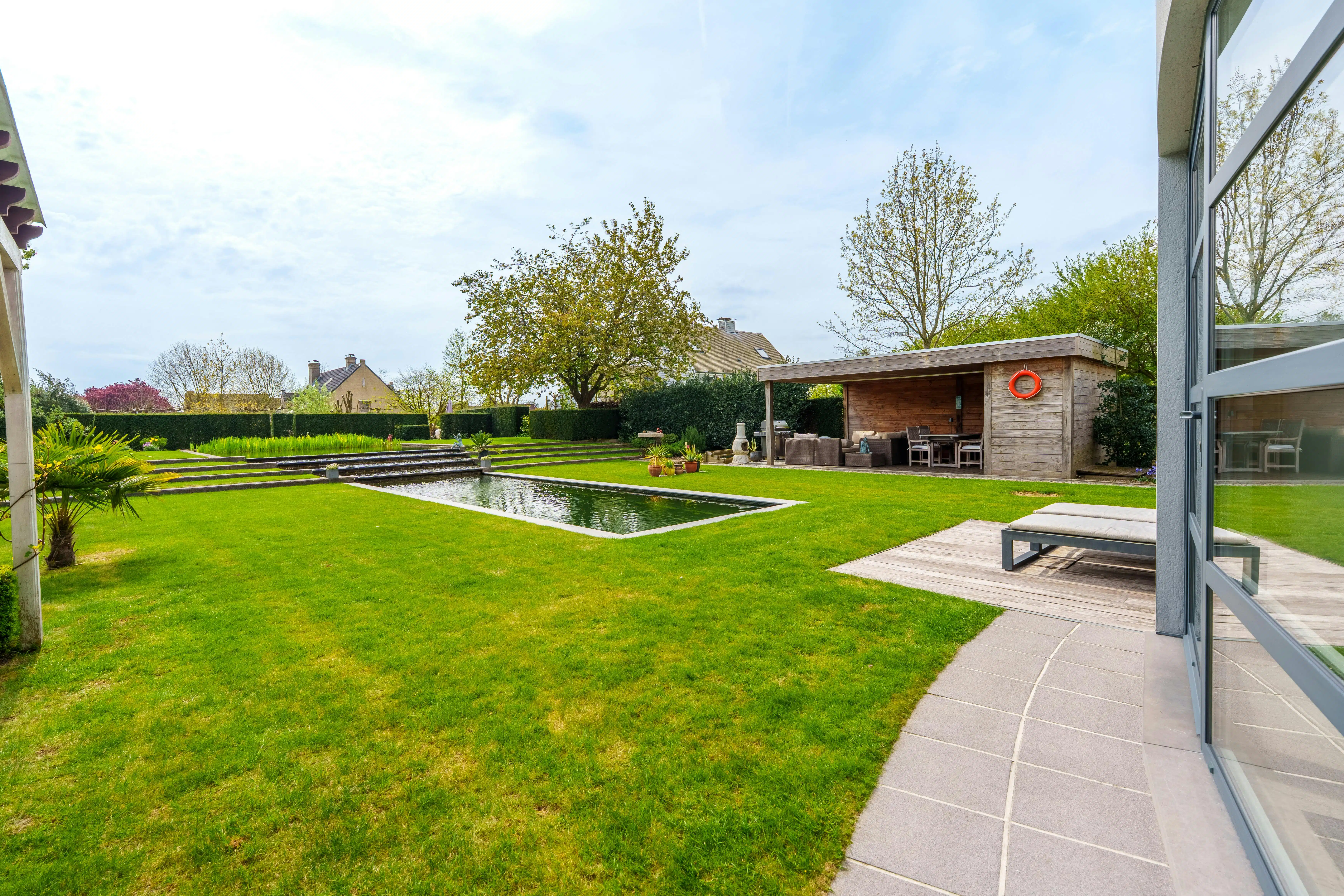 Villa op 2300 m² en vier slaapkamers te koop in Kortrijk! foto 6