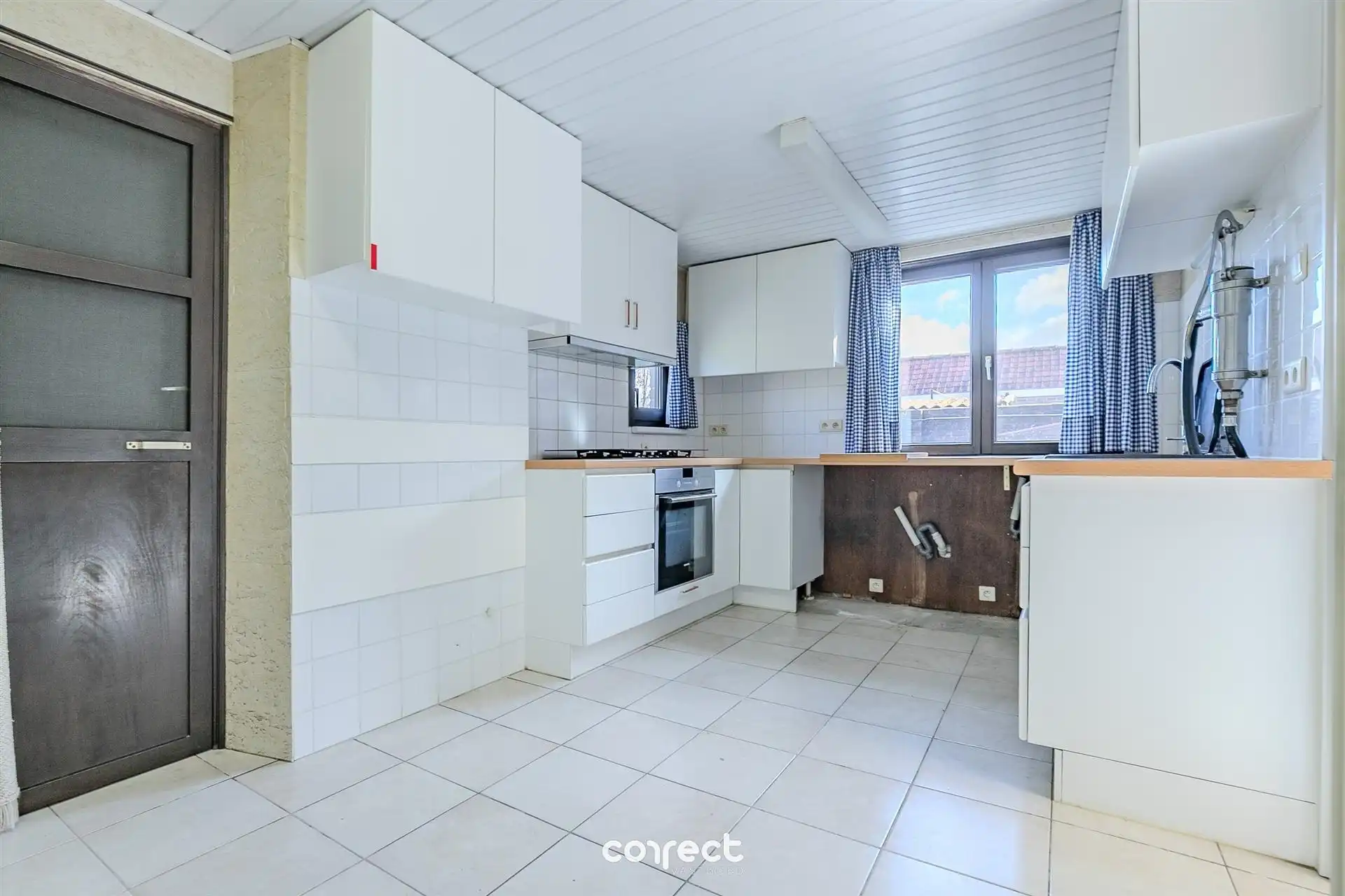 Landelijk gelegen, zeer goed onderhouden woning op een groot perceel. foto 7